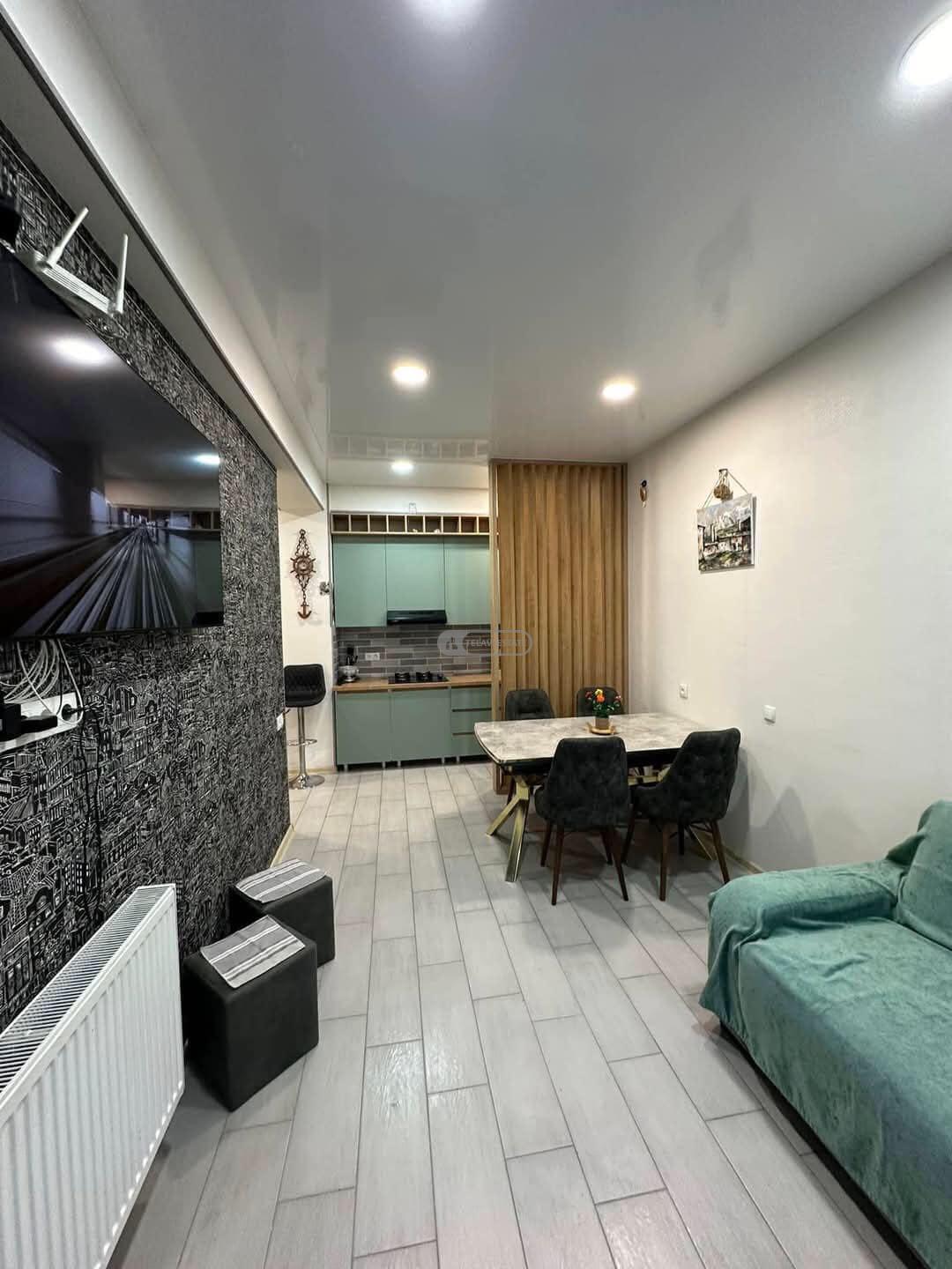 Трёхкомнатная квартира в Телави