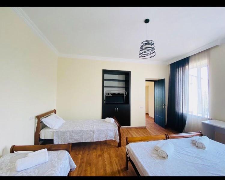 ორსართულიანი სახლი თელავში