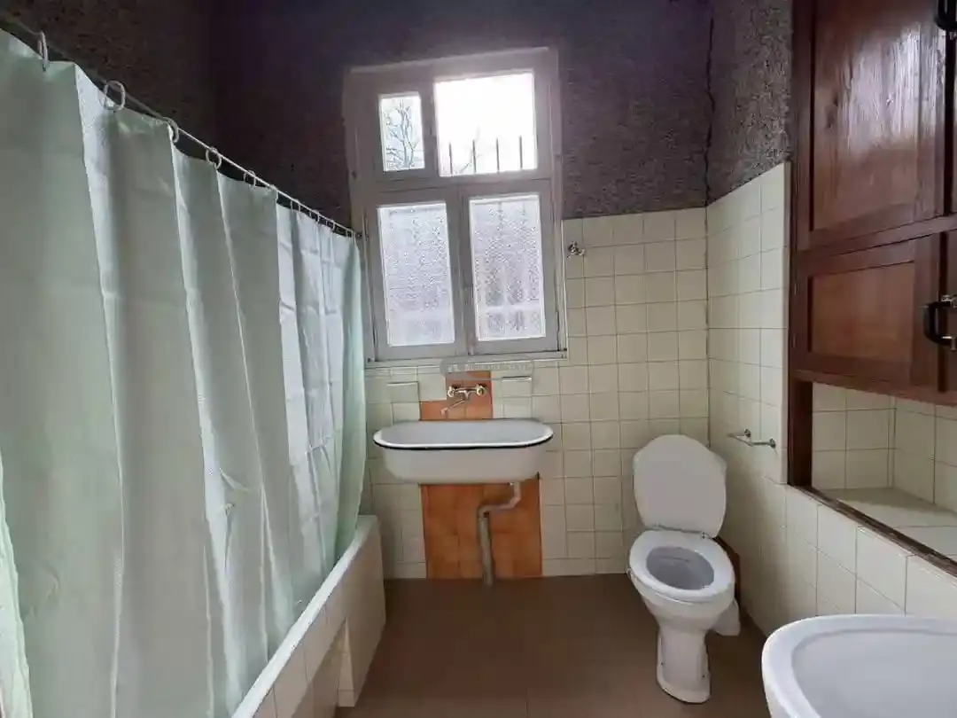 ქირავდება სახლი თელავში