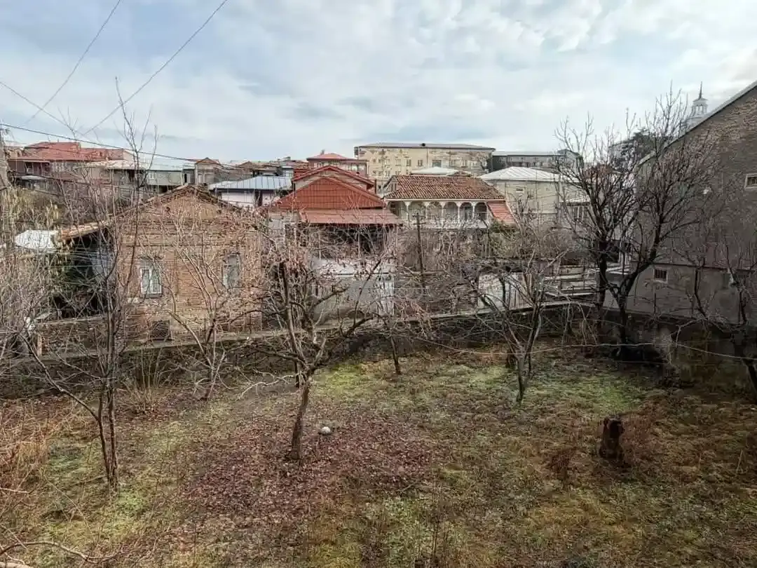 ქირავდება სახლი თელავში