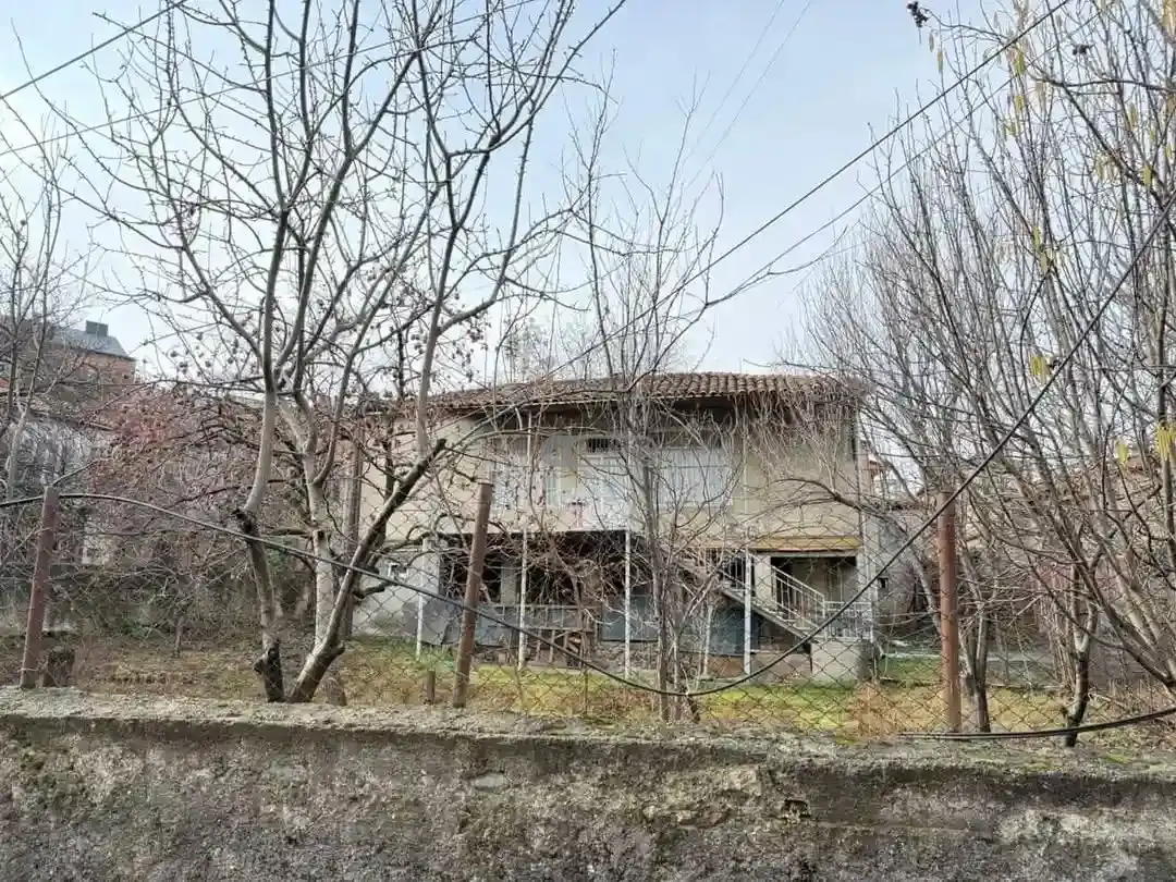 ქირავდება სახლი თელავში