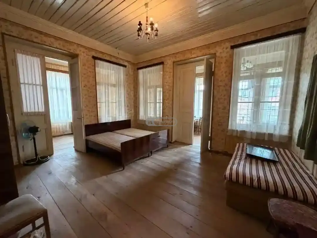 ქირავდება სახლი თელავში