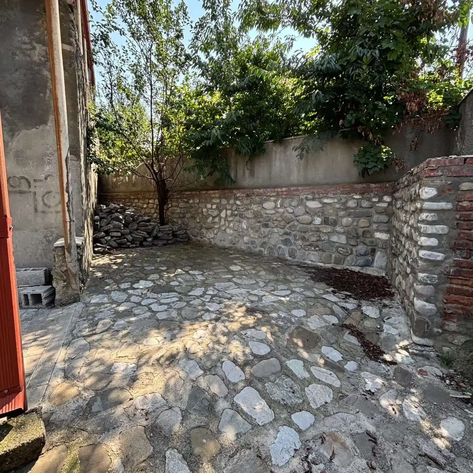 სახლი თელავის ცენტრში