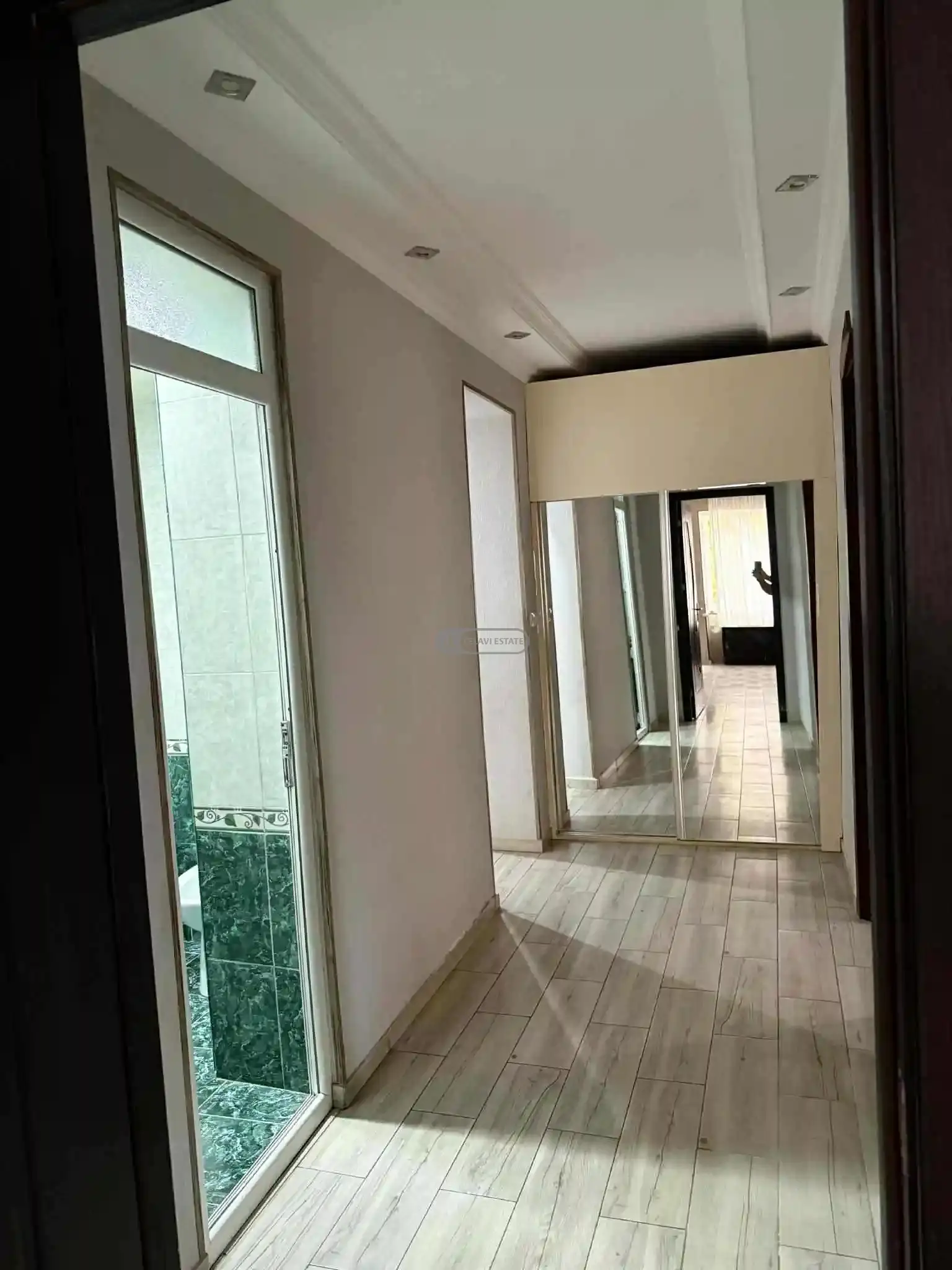 ქირავდება 3 ოთახიანი ბინა თელავში