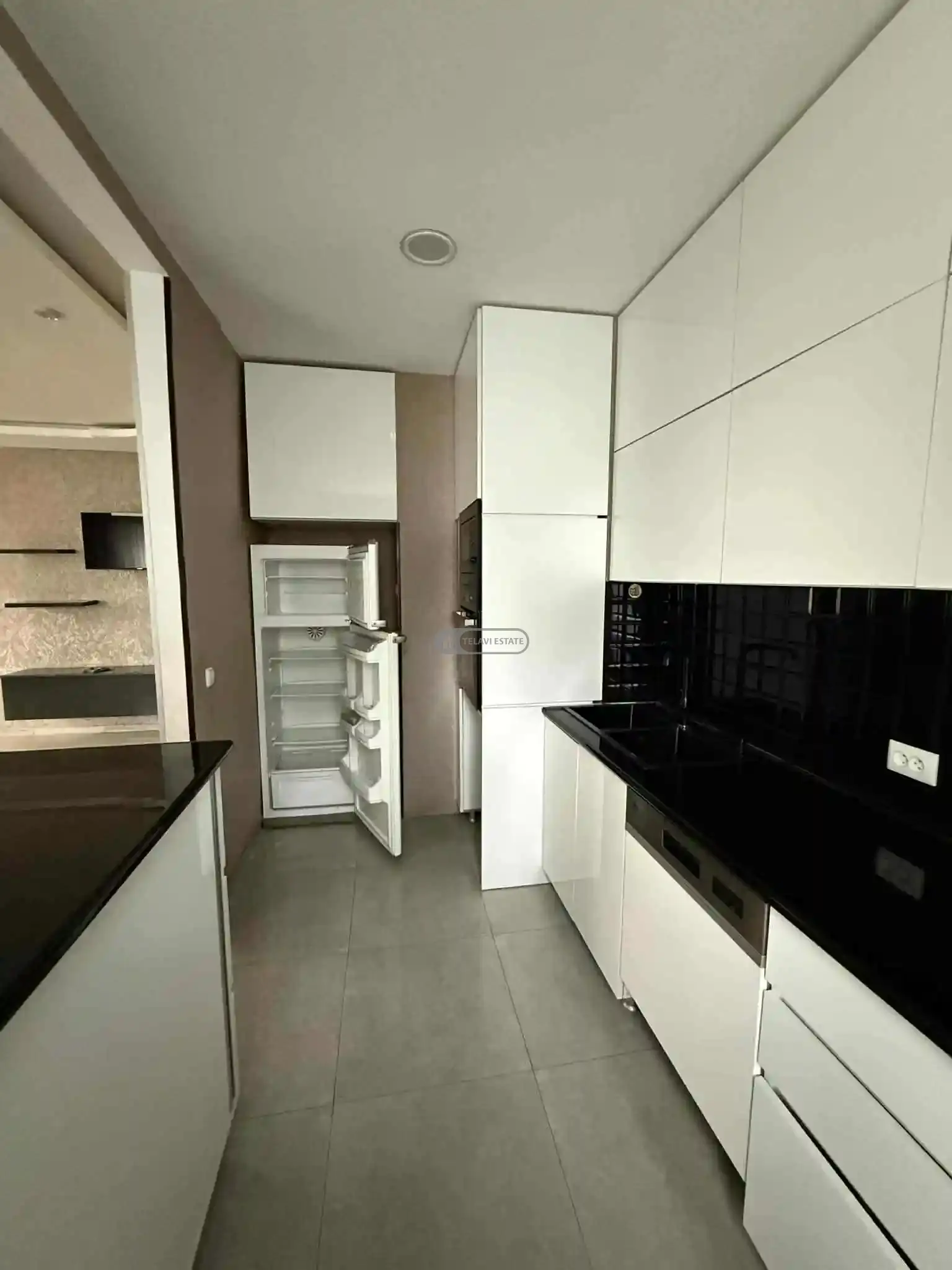 ქირავდება 3 ოთახიანი ბინა თელავში