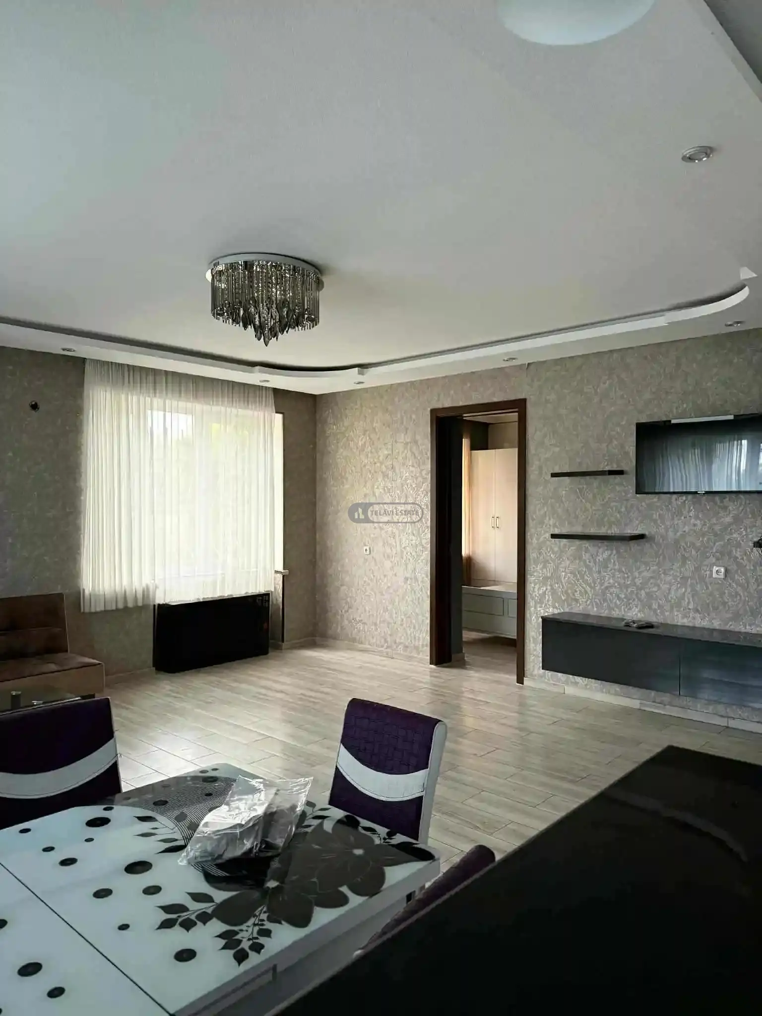 ქირავდება 3 ოთახიანი ბინა თელავში