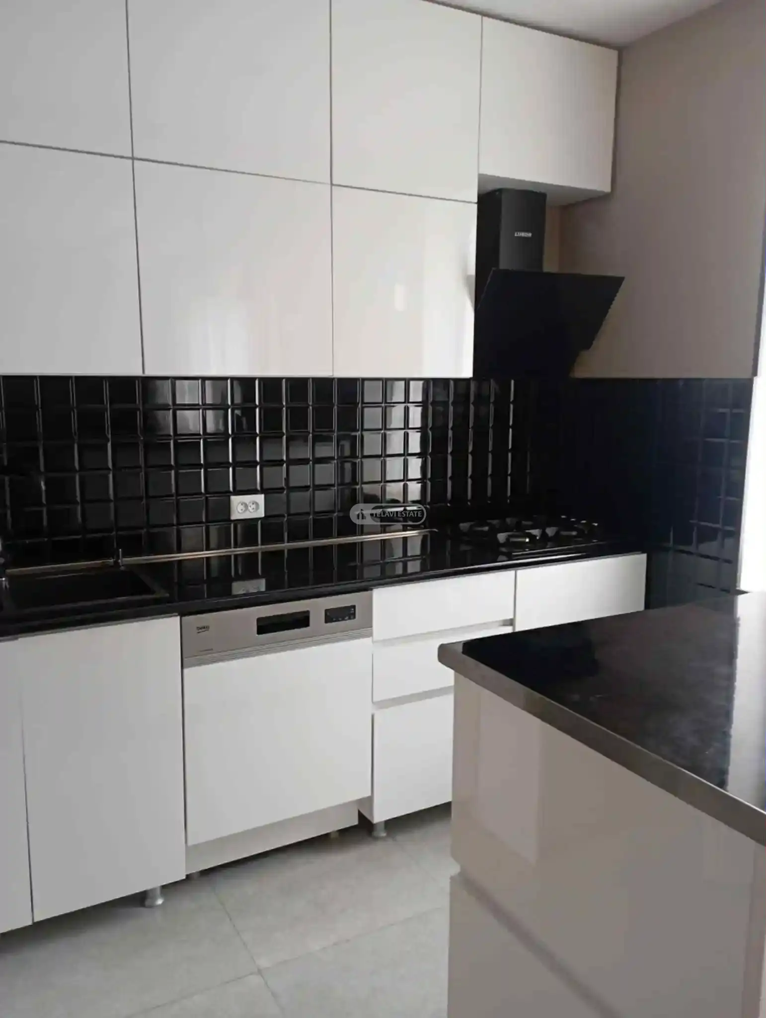 ქირავდება 3 ოთახიანი ბინა თელავში