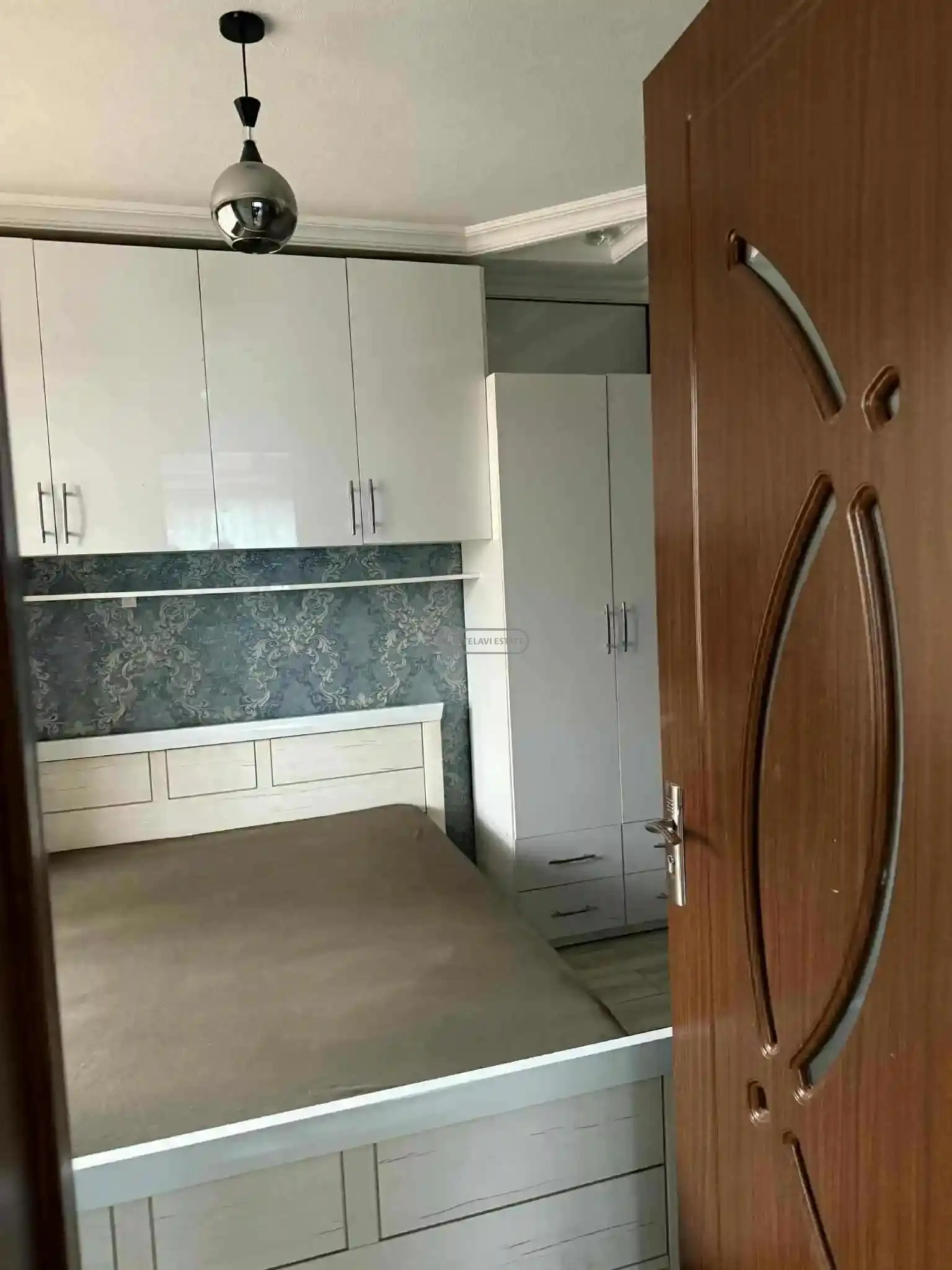 ქირავდება 3 ოთახიანი ბინა თელავში