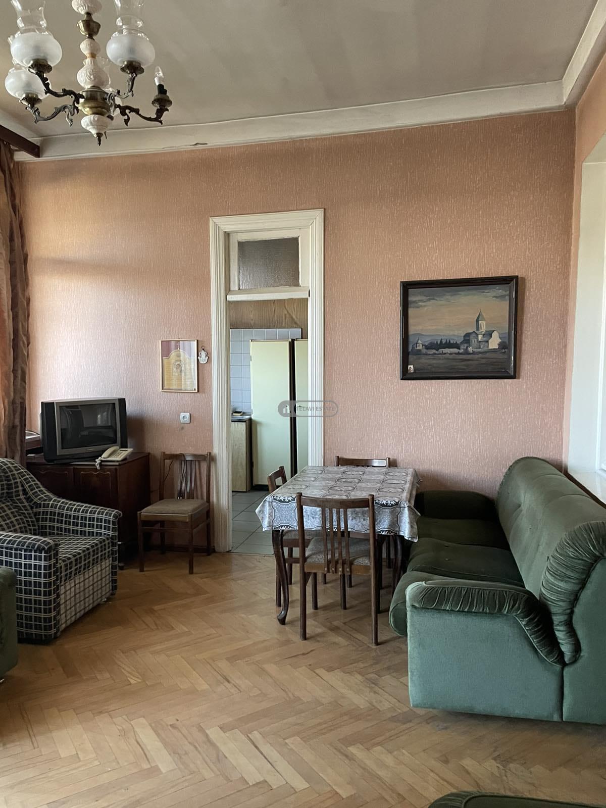 ბელეტაჟი ბინა მანსარდით თელავში