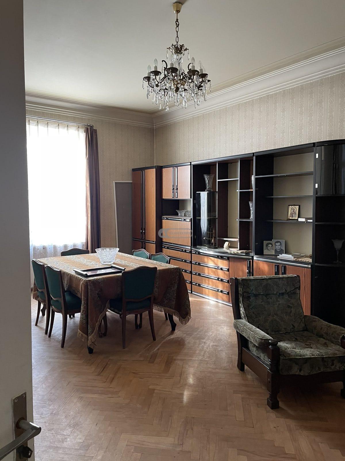 ბელეტაჟი ბინა მანსარდით თელავში