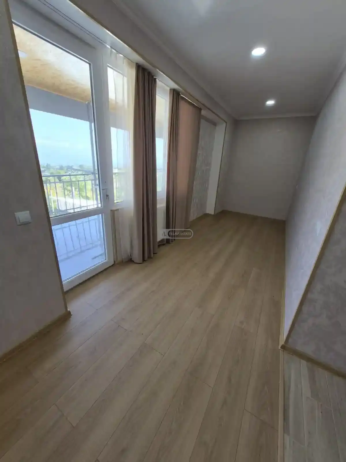 ქირავდება 3 ოთახიანი ბინა თელავში