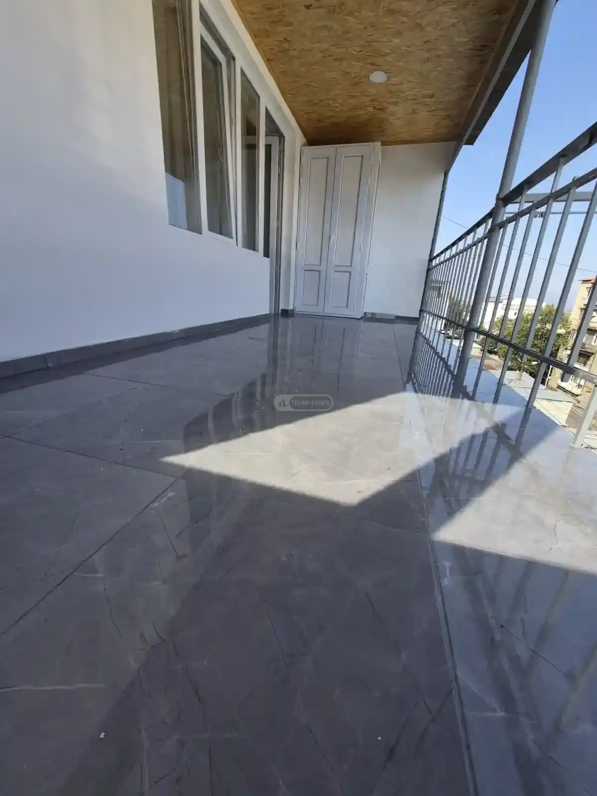 ქირავდება 3 ოთახიანი ბინა თელავში