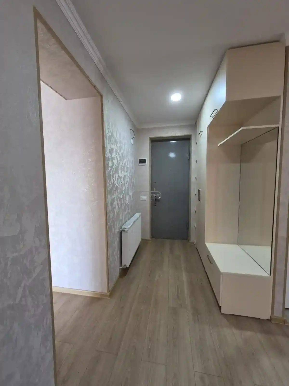 ქირავდება 3 ოთახიანი ბინა თელავში