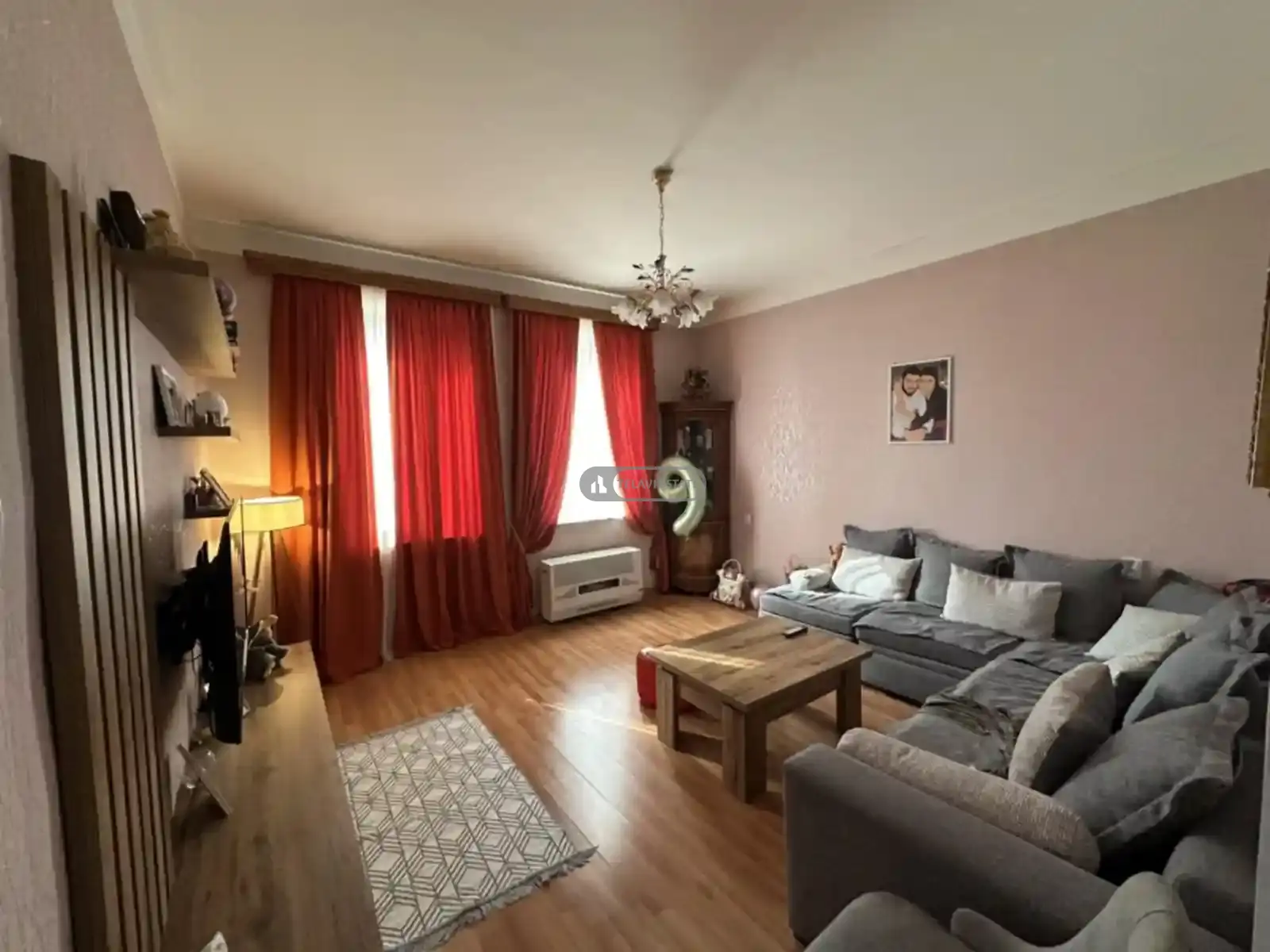 3 ოთახიანი ბინა ლოჯით თელავში