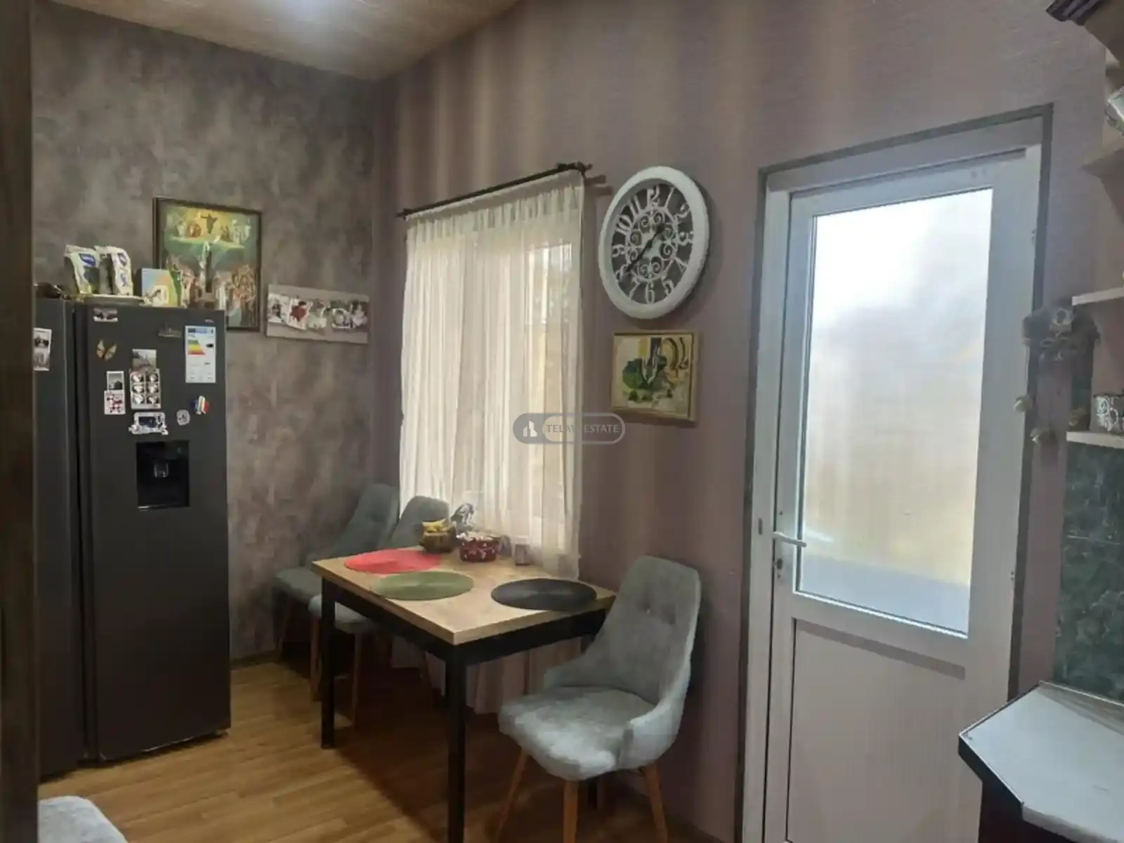 3 ოთახიანი ბინა ლოჯით თელავში