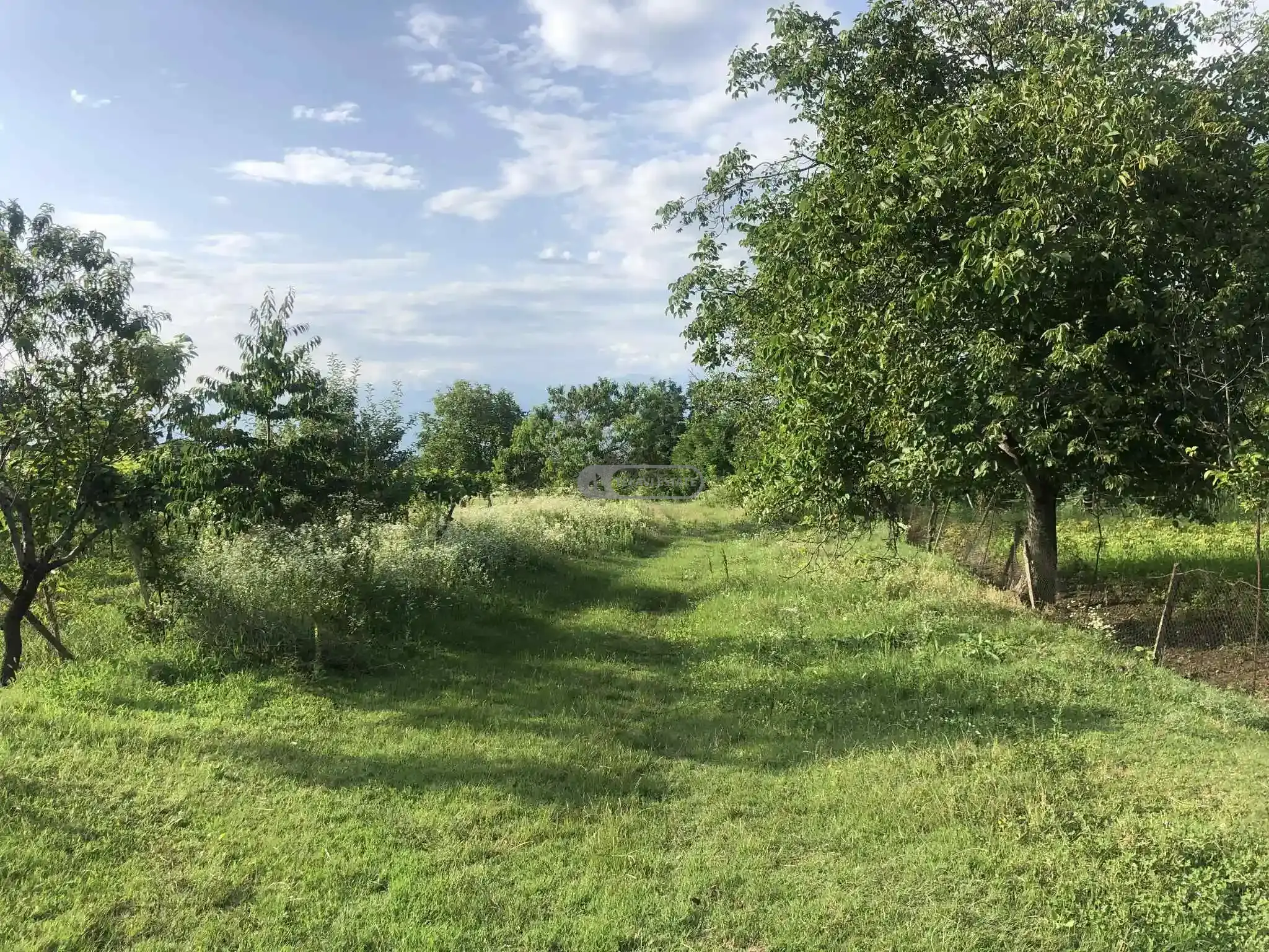 Продается земельный участок в Насамхрали