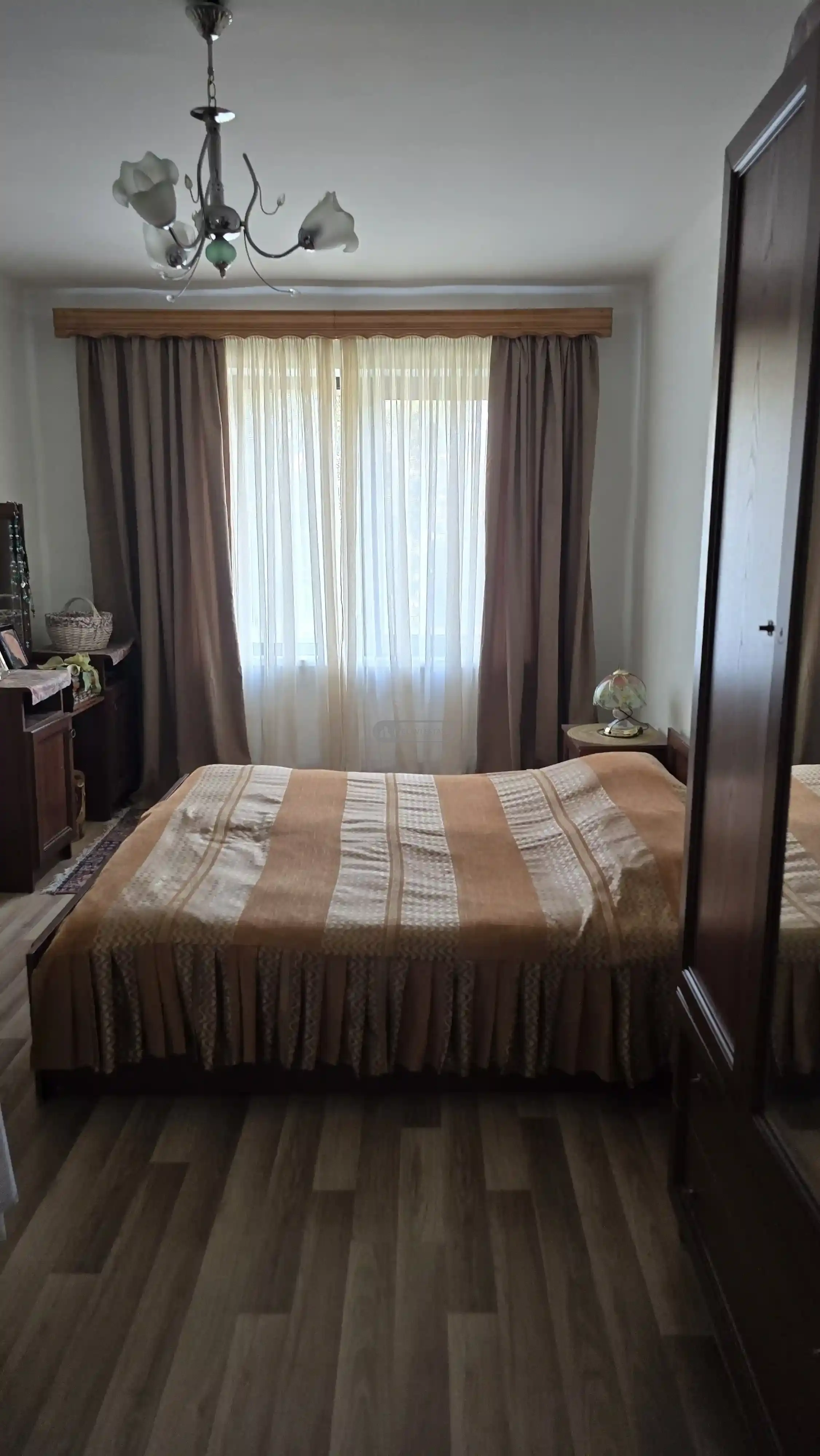 ქირავდება ოროთახიანი ბინა თელავში