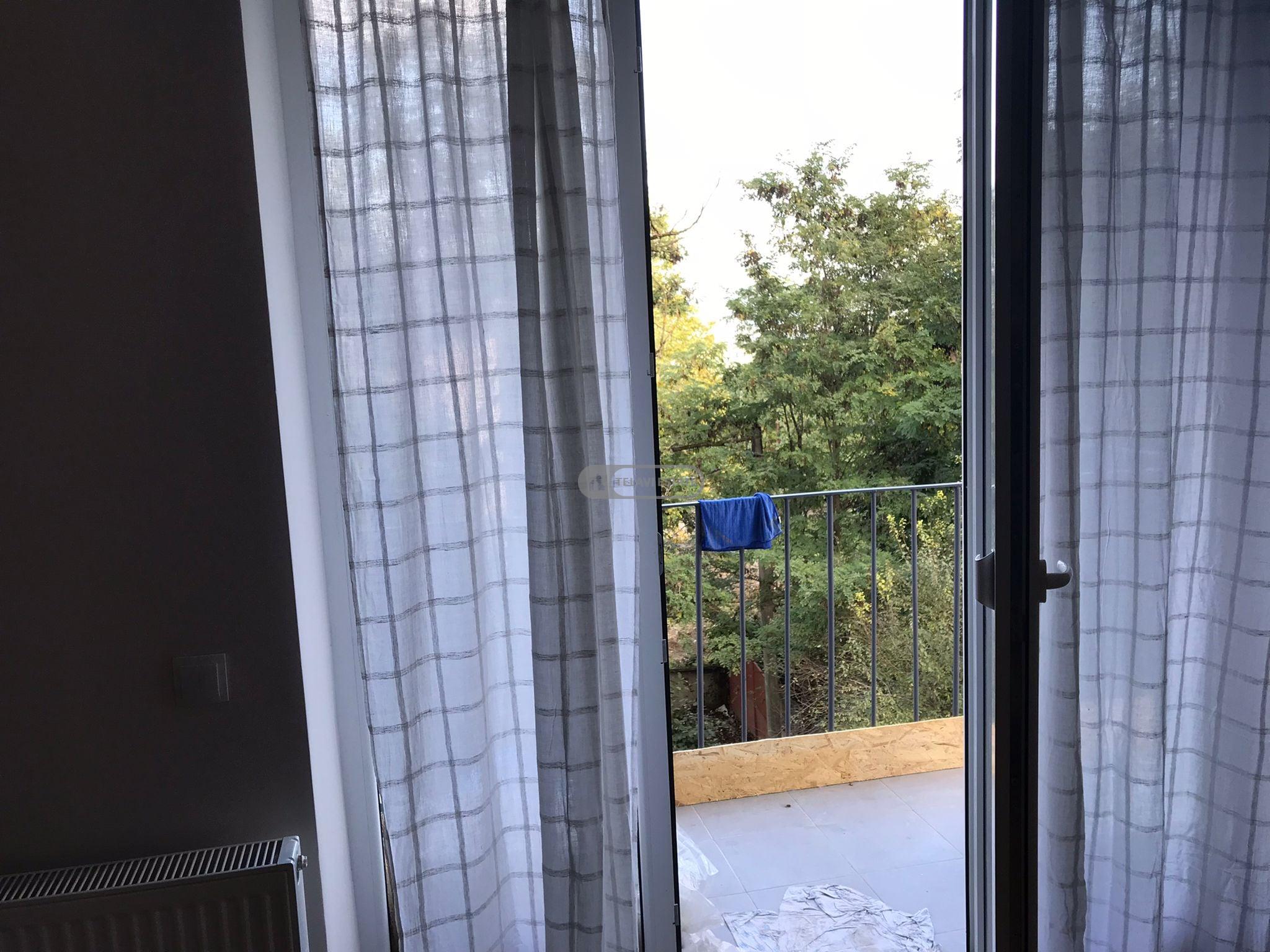 ქირავდება ოთახნახევრიანი ბინა თელავში