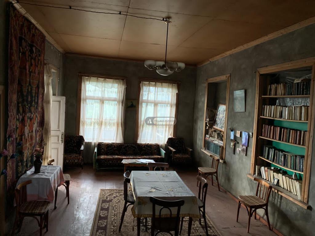 ორსართულიანი სახლი რუისპირში