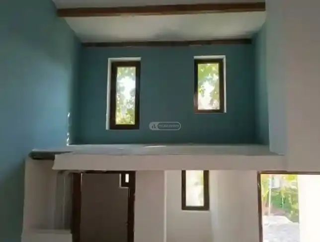 Raised-Ground-Floor House Near the Center of Telavi