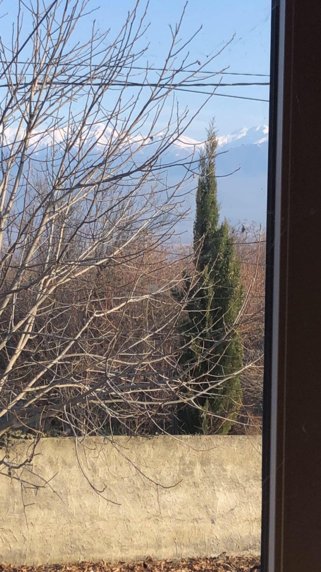 ორსართულიანი სახლი კურდღელაურში