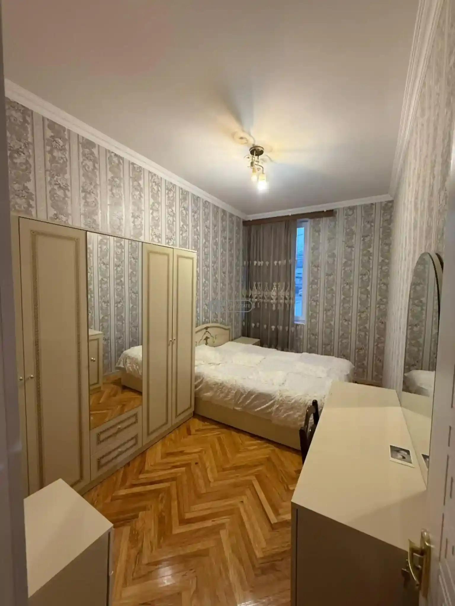 ქირავდება 2 ოთახიანი ბინა თელავში