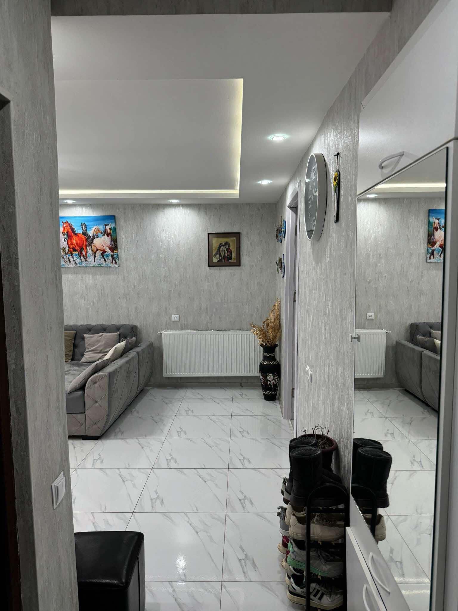 ოროთახნახევრიანი ბინა თელავის ცენტრში