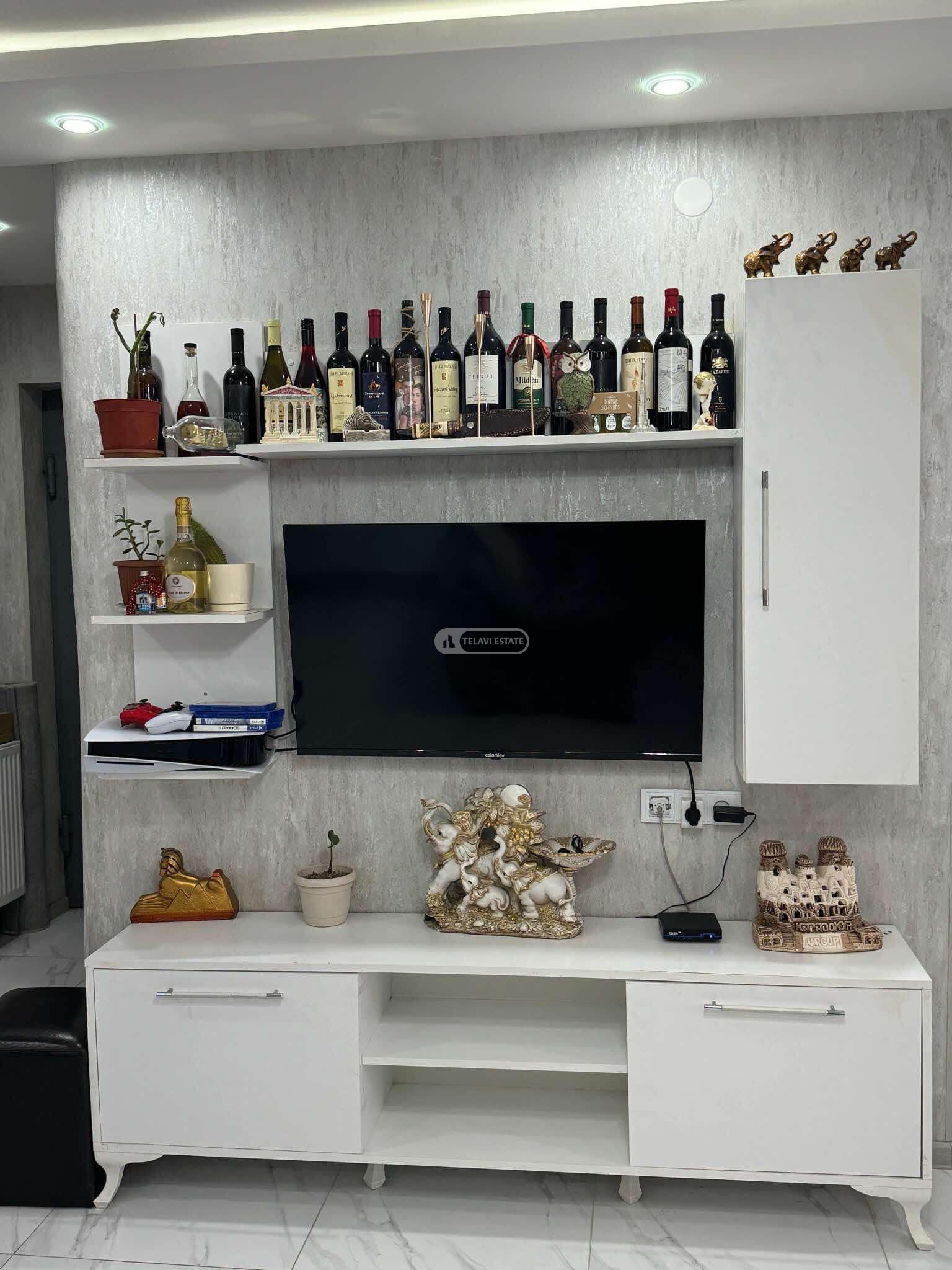 ოროთახნახევრიანი ბინა თელავის ცენტრში