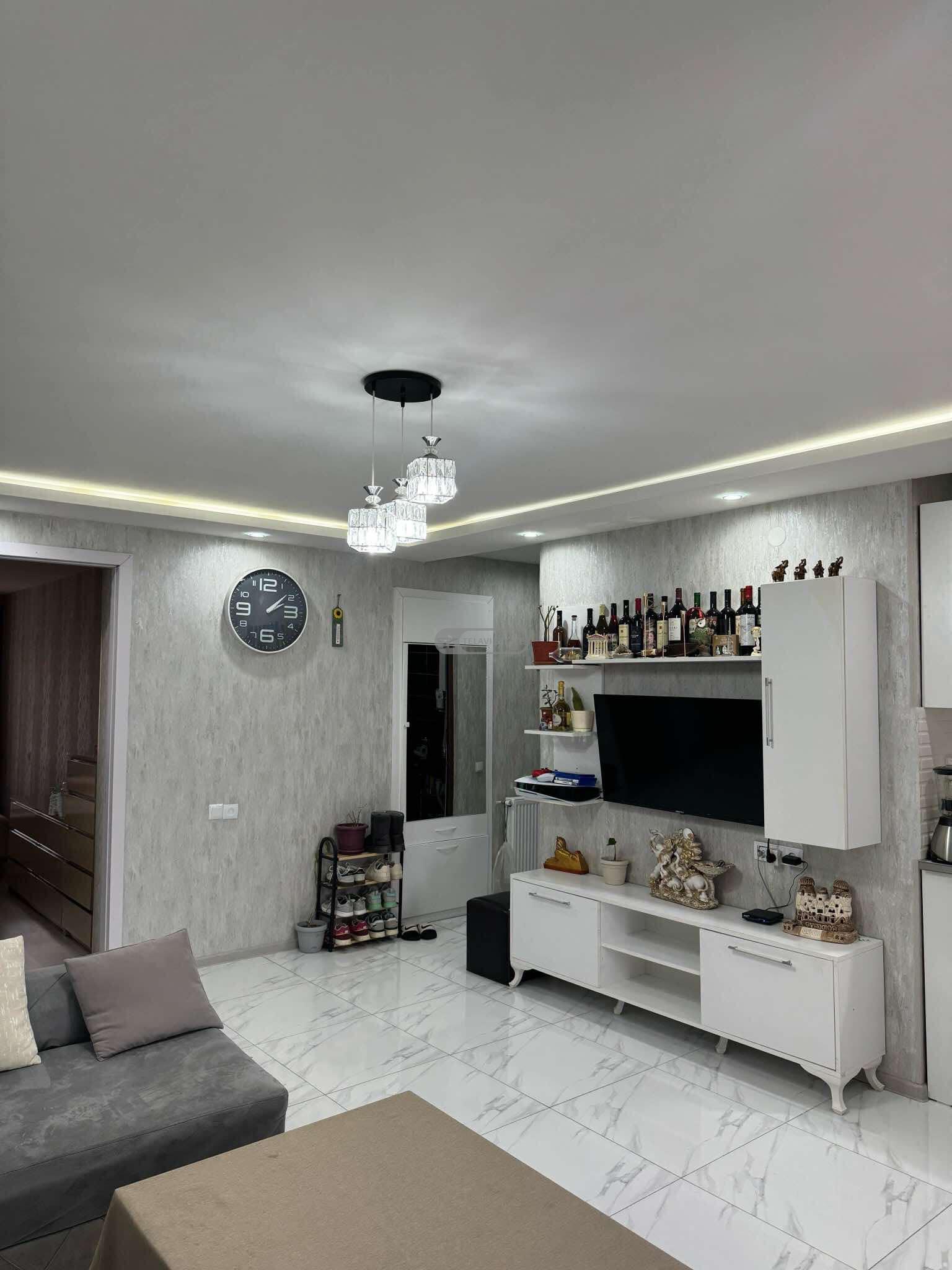 ოროთახნახევრიანი ბინა თელავის ცენტრში