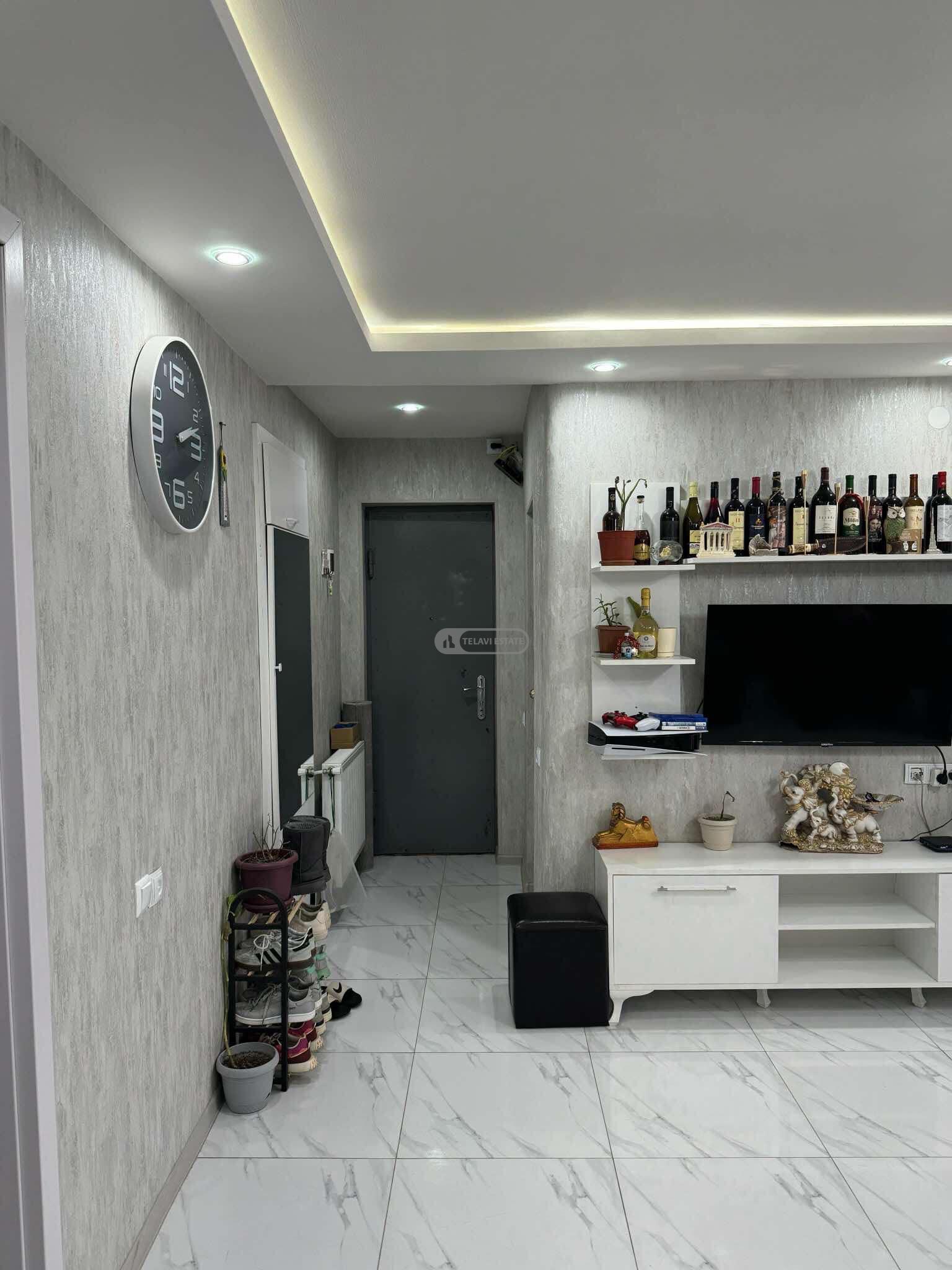 ოროთახნახევრიანი ბინა თელავის ცენტრში