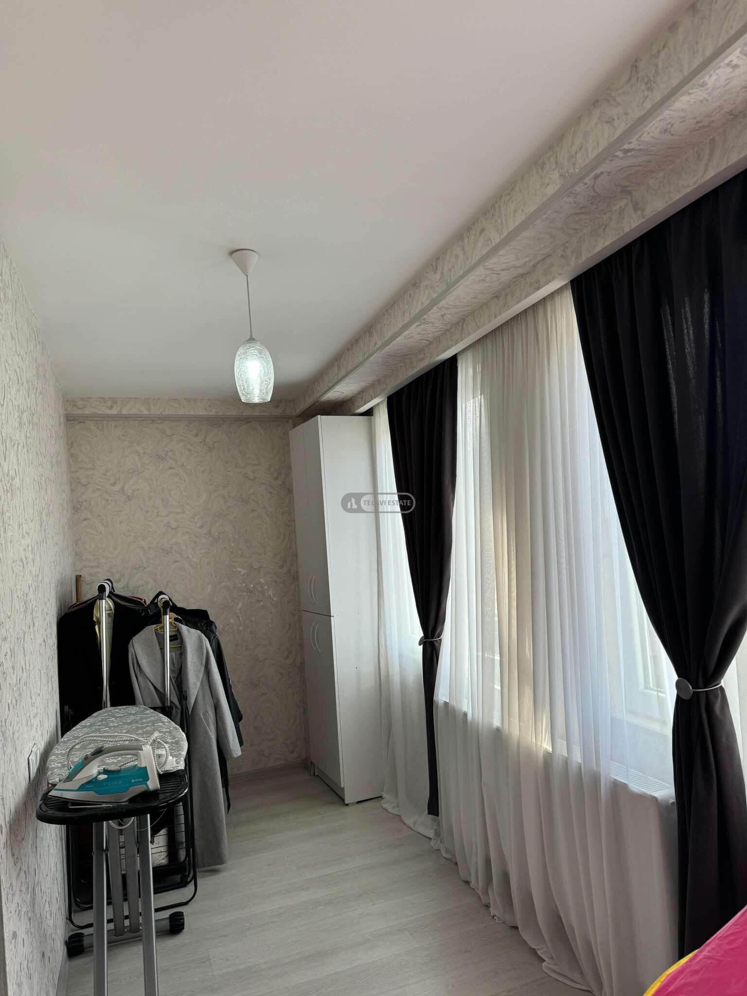 ოროთახნახევრიანი ბინა თელავის ცენტრში