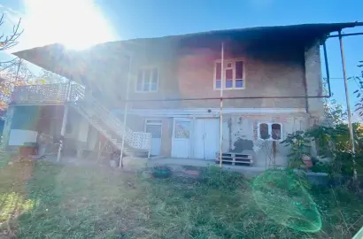 ორსართულიანი სახლი შალაურში