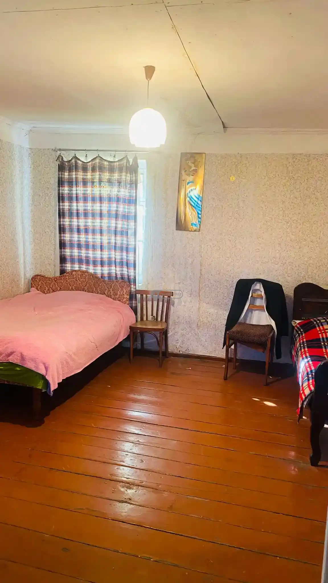 ორსართულიანი სახლი შალაურში