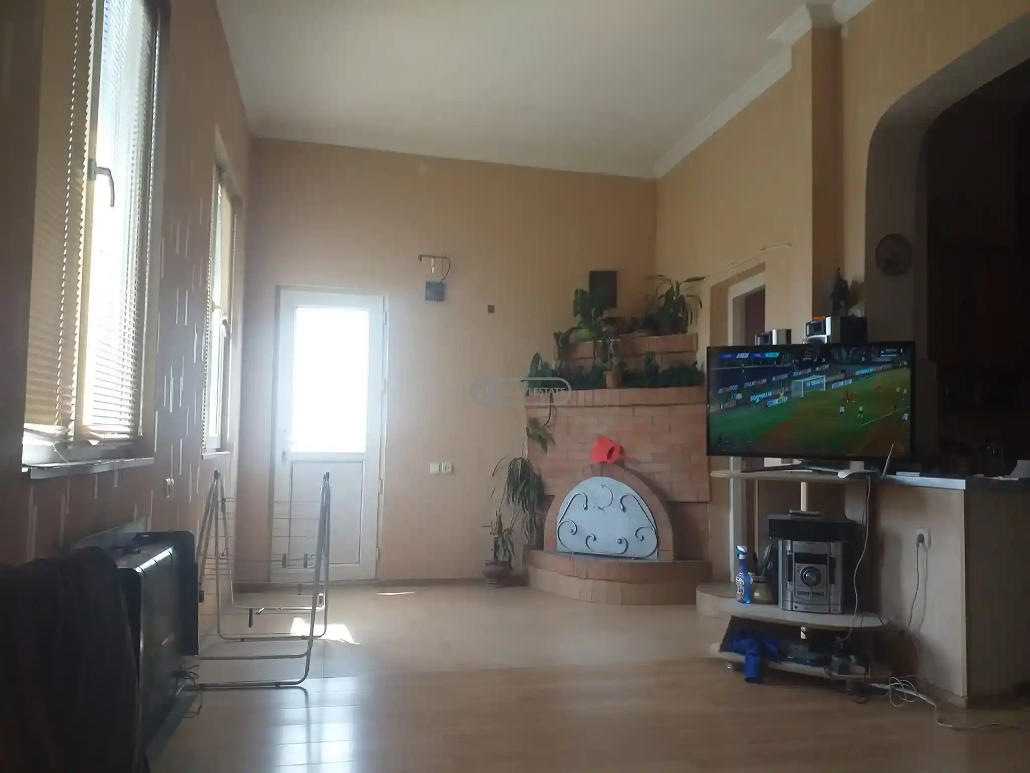 4 ოთახიანი ბინა თელავის ცენტრში