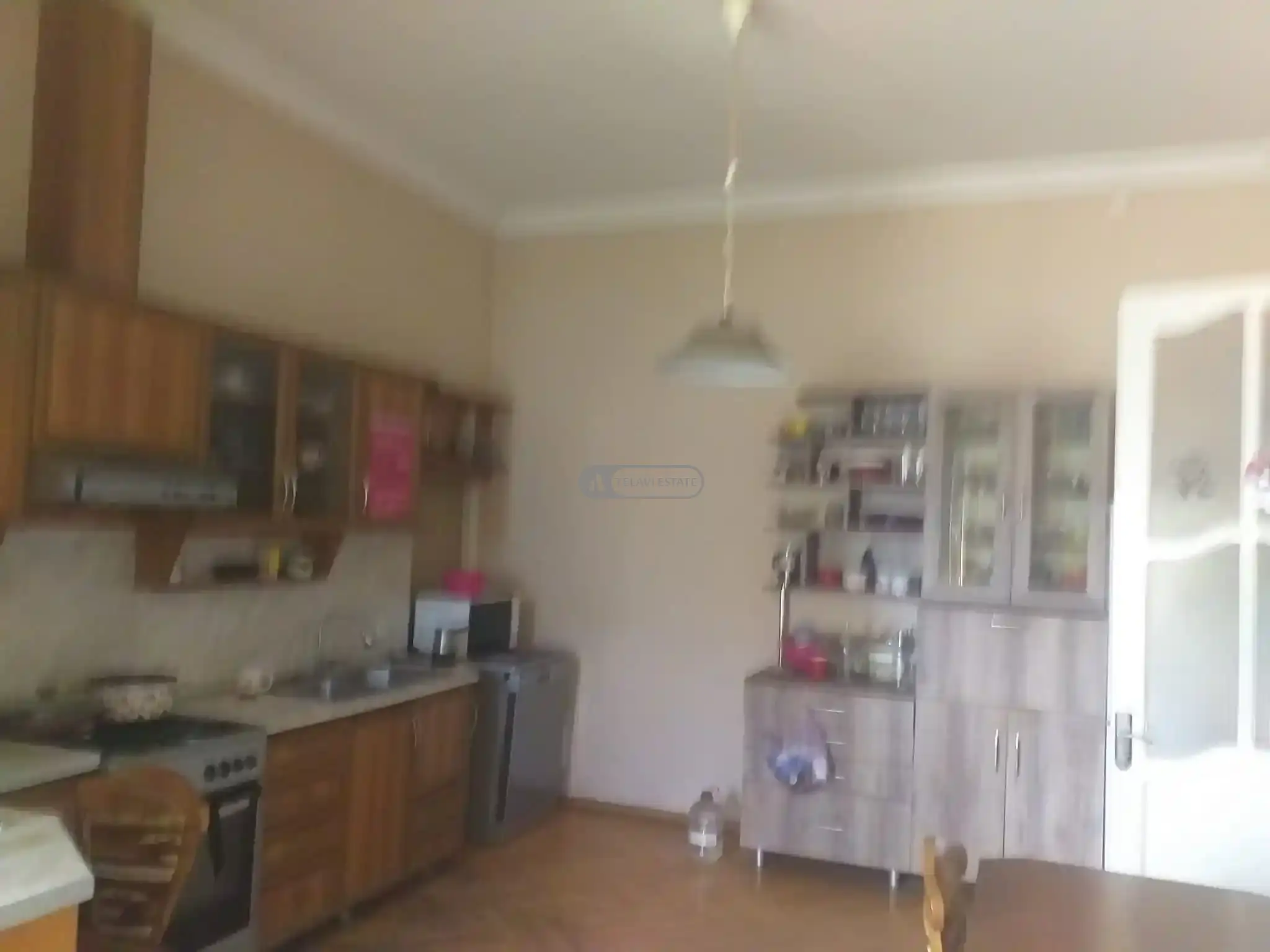 4 ოთახიანი ბინა თელავის ცენტრში