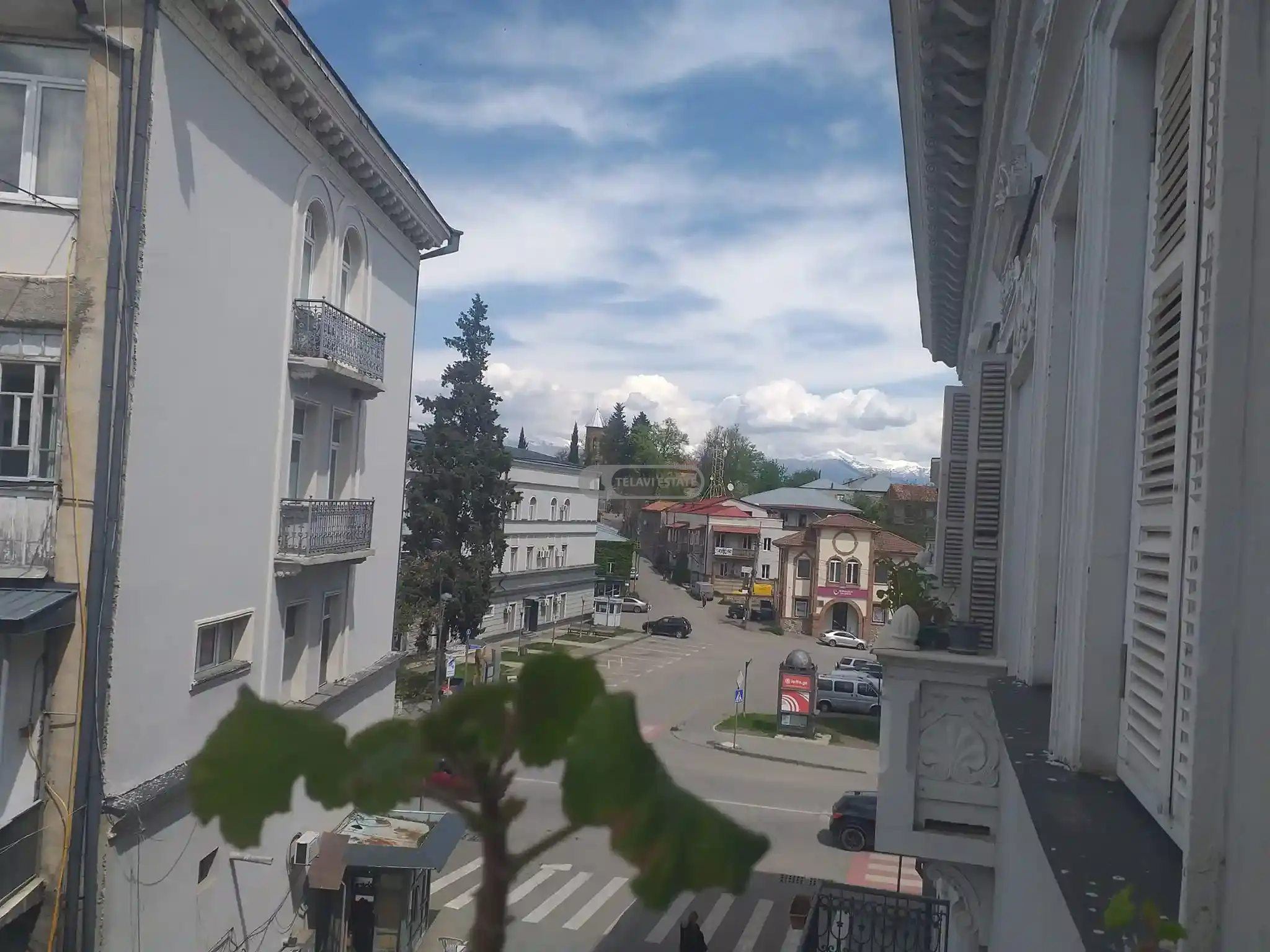 4 ოთახიანი ბინა თელავის ცენტრში