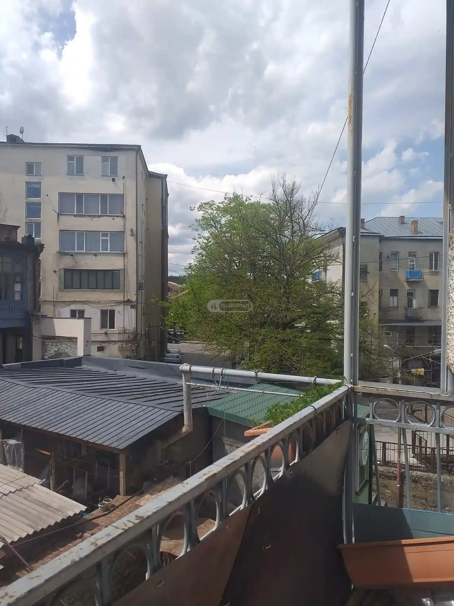 4 ოთახიანი ბინა თელავის ცენტრში