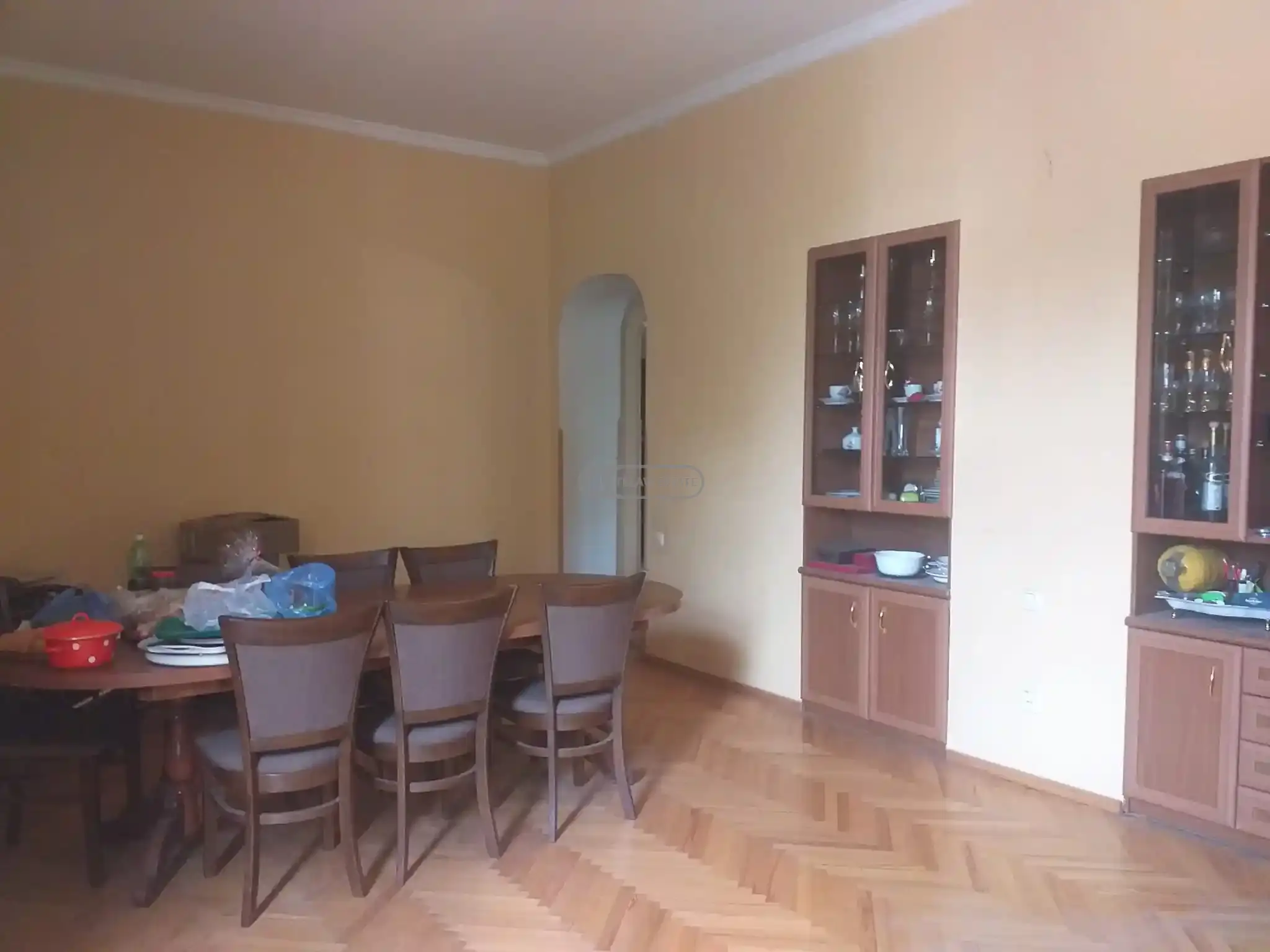 4 ოთახიანი ბინა თელავის ცენტრში