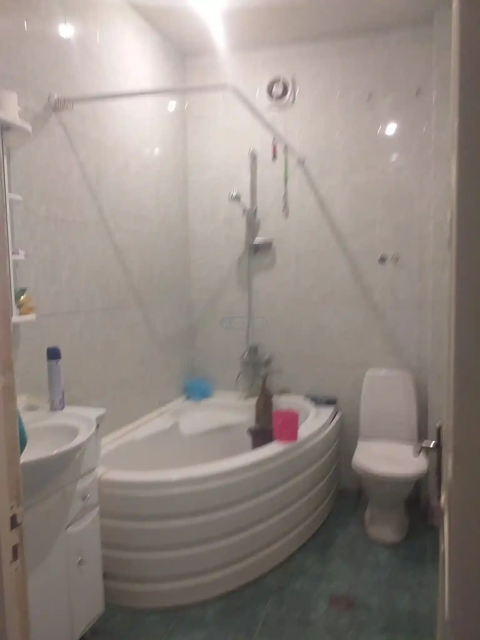 4 ოთახიანი ბინა თელავის ცენტრში