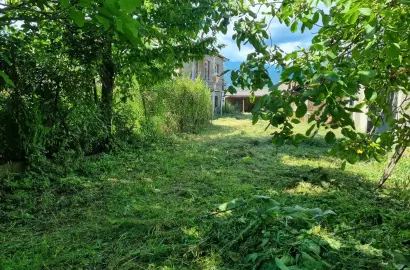 ორსართულიანი სახლი სანიორეში