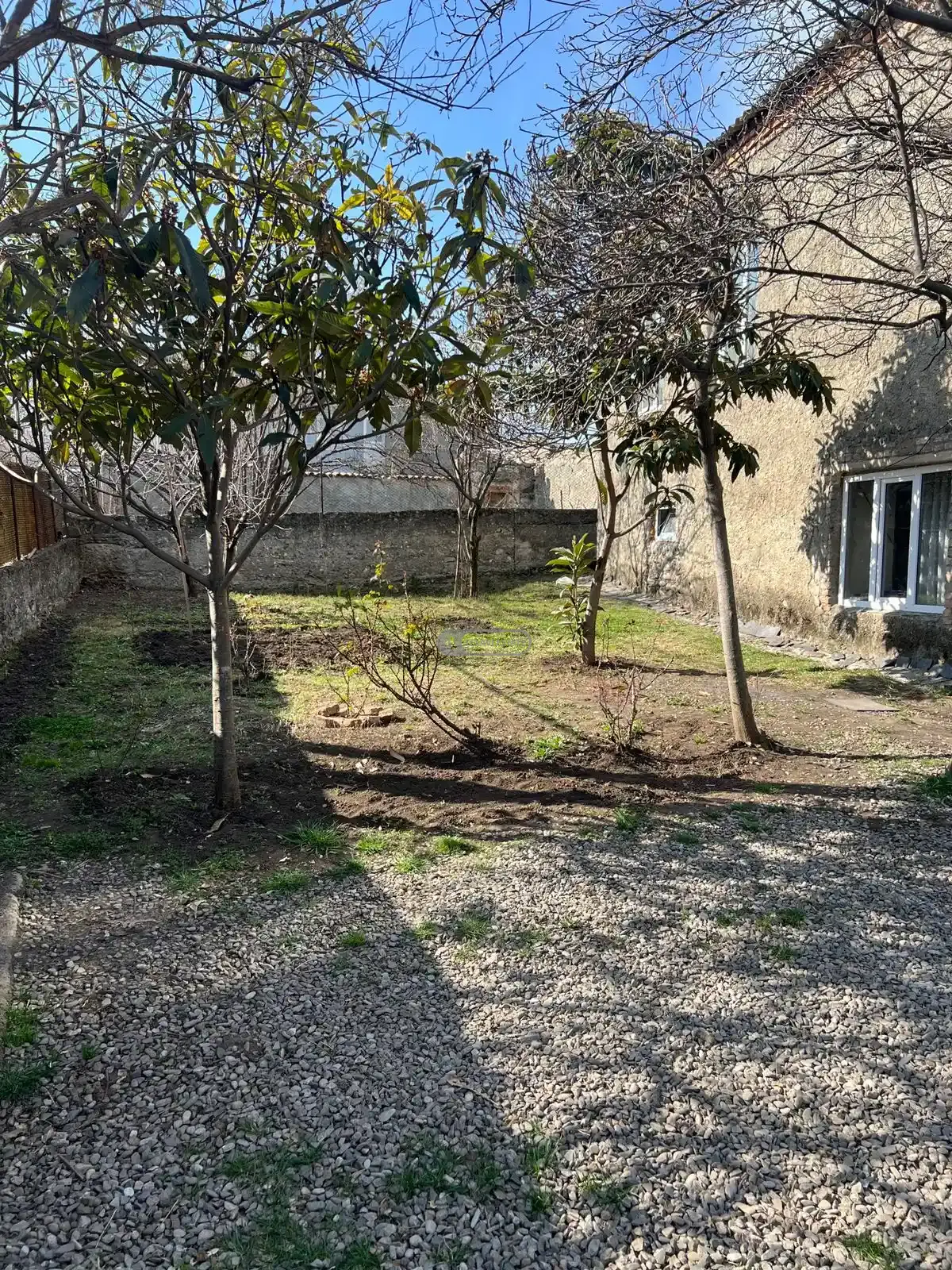 ორსართულიანი სახლი სოფელ რუისპირში