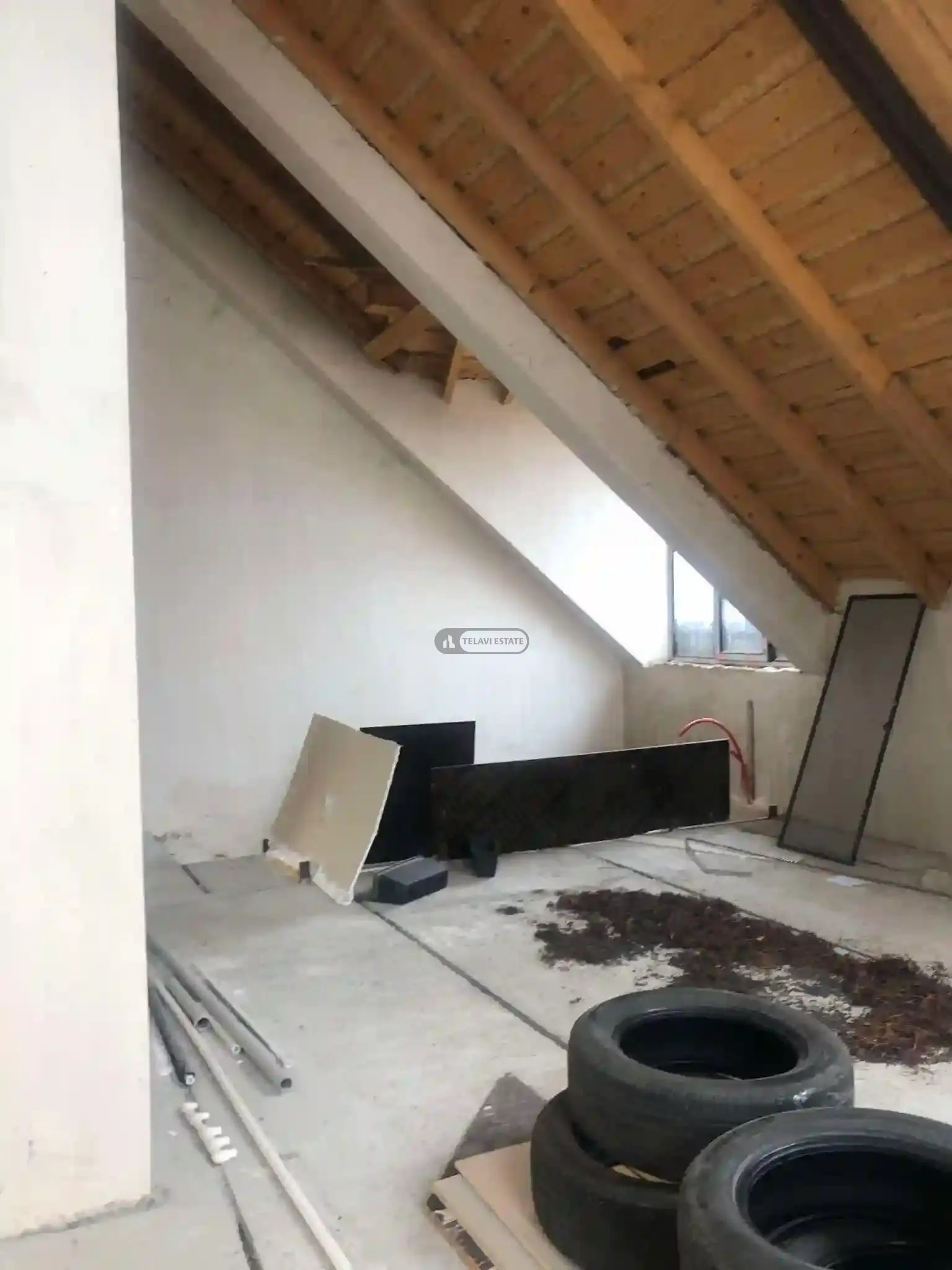 ახალი აშენებული სახლი ნასამხრალში