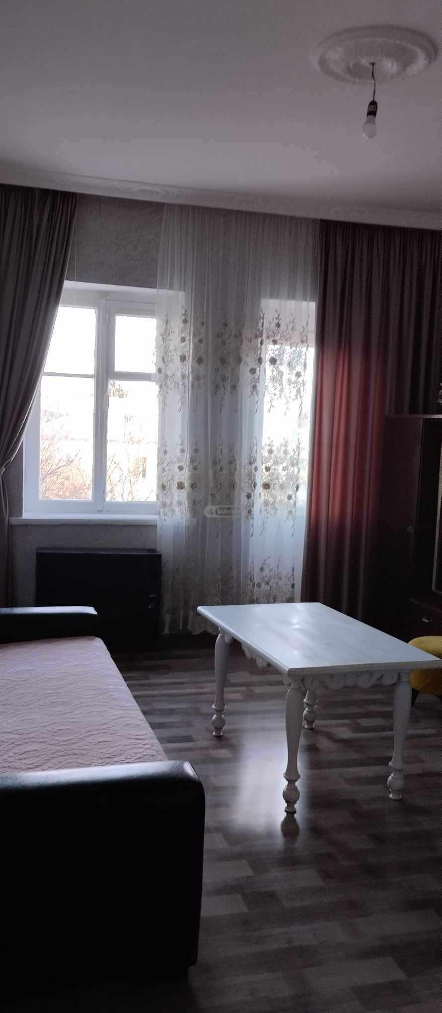 ქირავდება 2 ოთახიანი ბინა თელავში