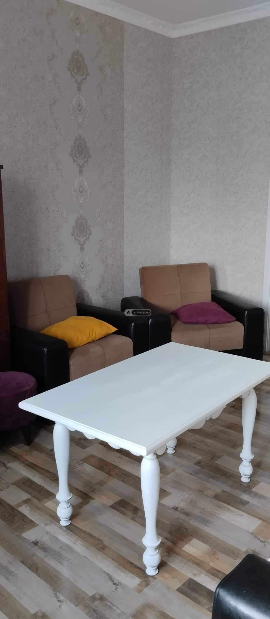 ქირავდება 2 ოთახიანი ბინა თელავში