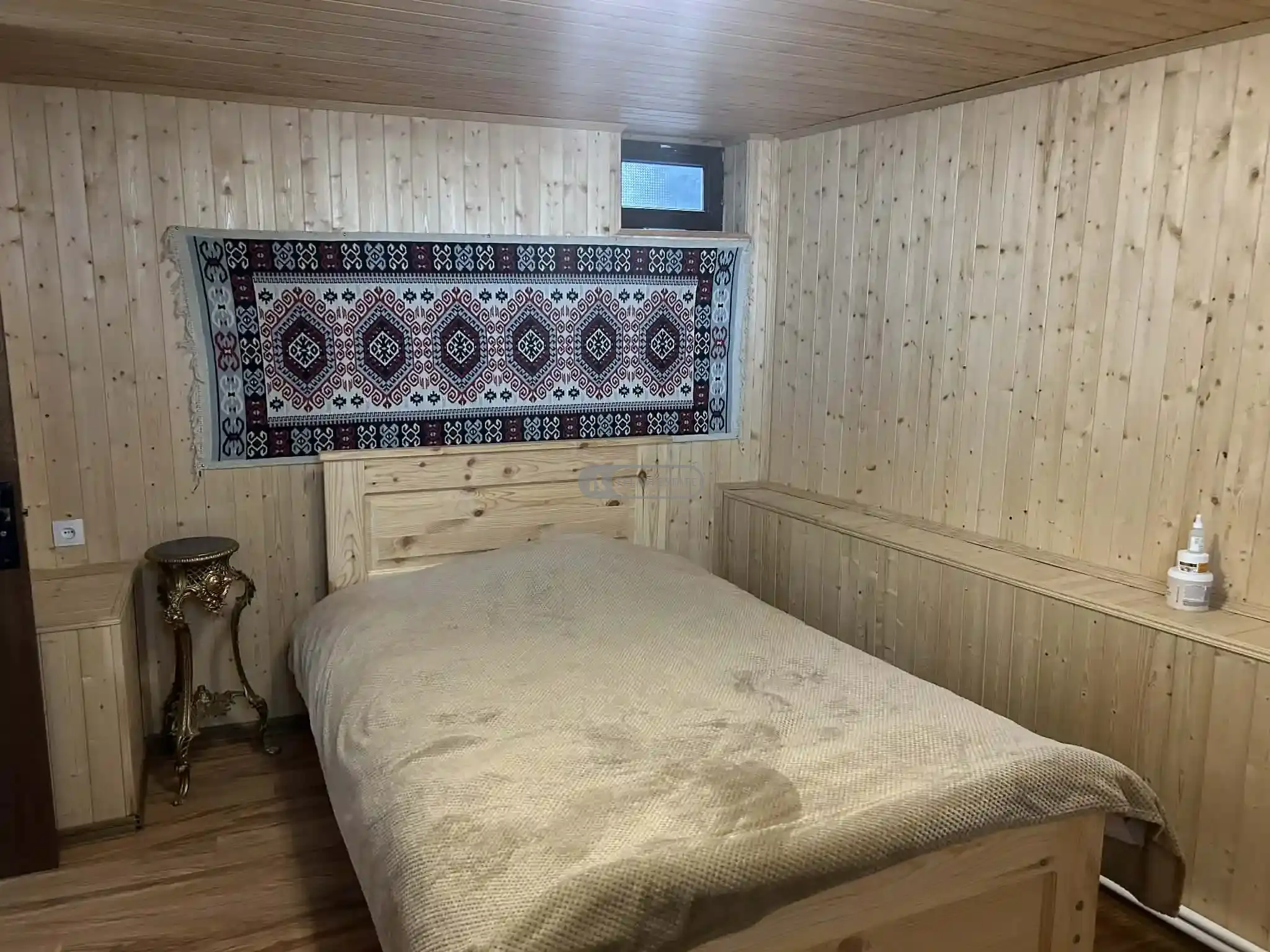 ქირავდება სახლი თელავში