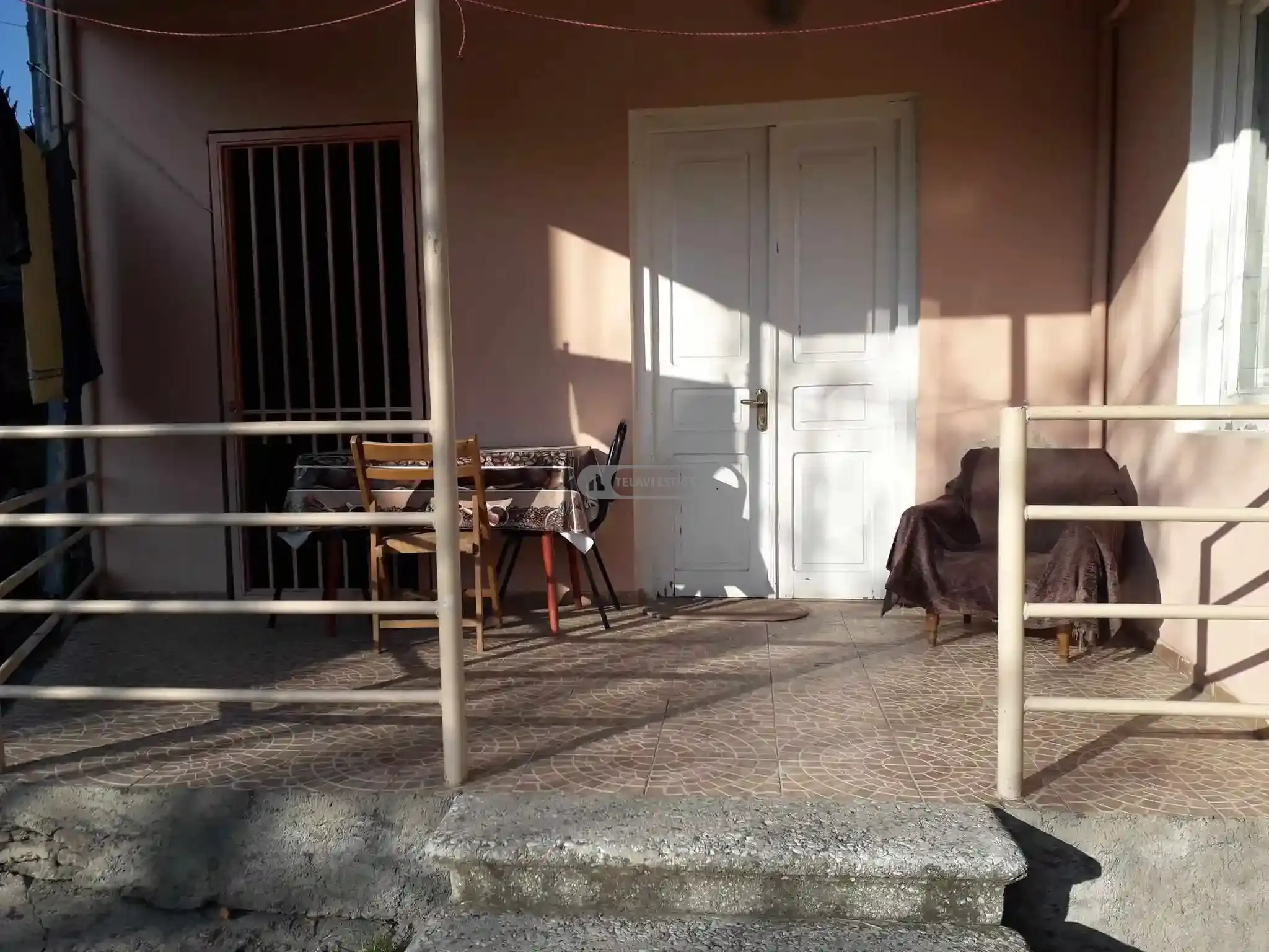 ქირავდება სახლი თელავში