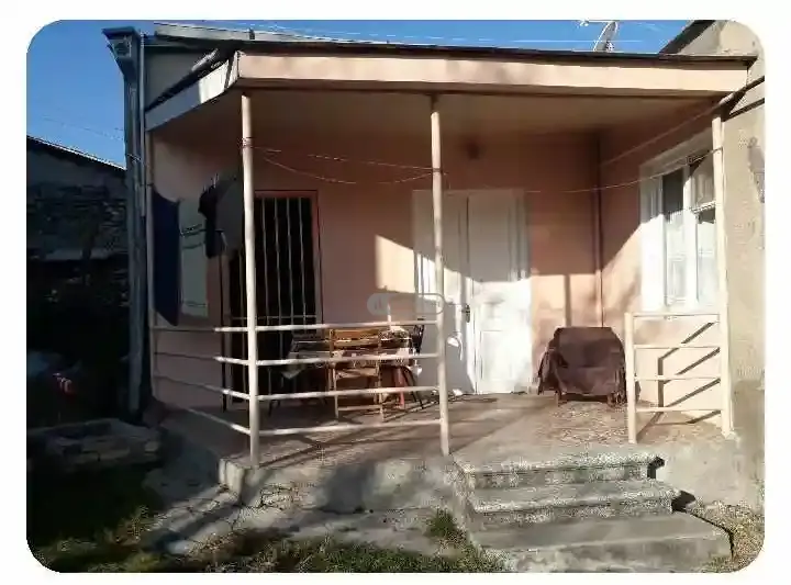 ქირავდება სახლი თელავში