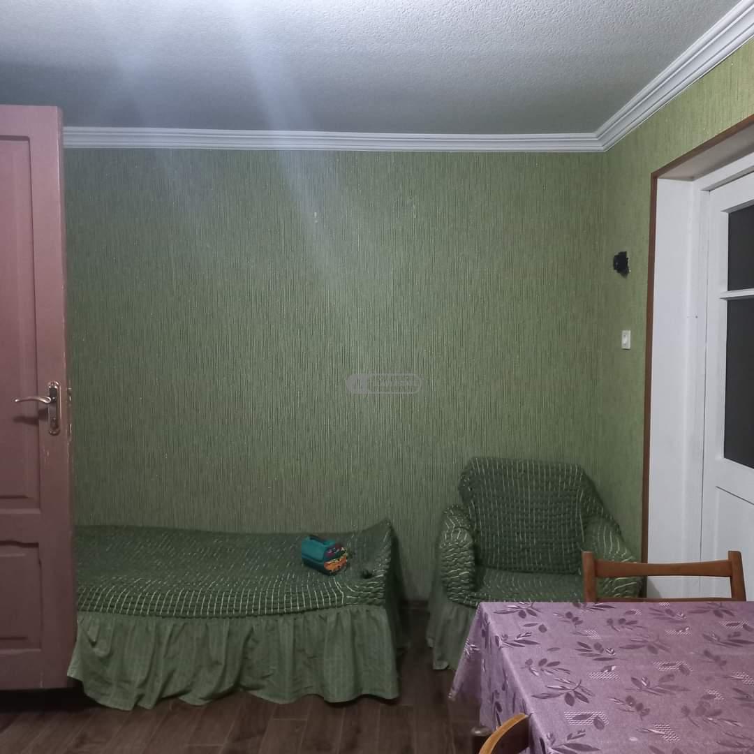 Двухэтажный дом в центре города