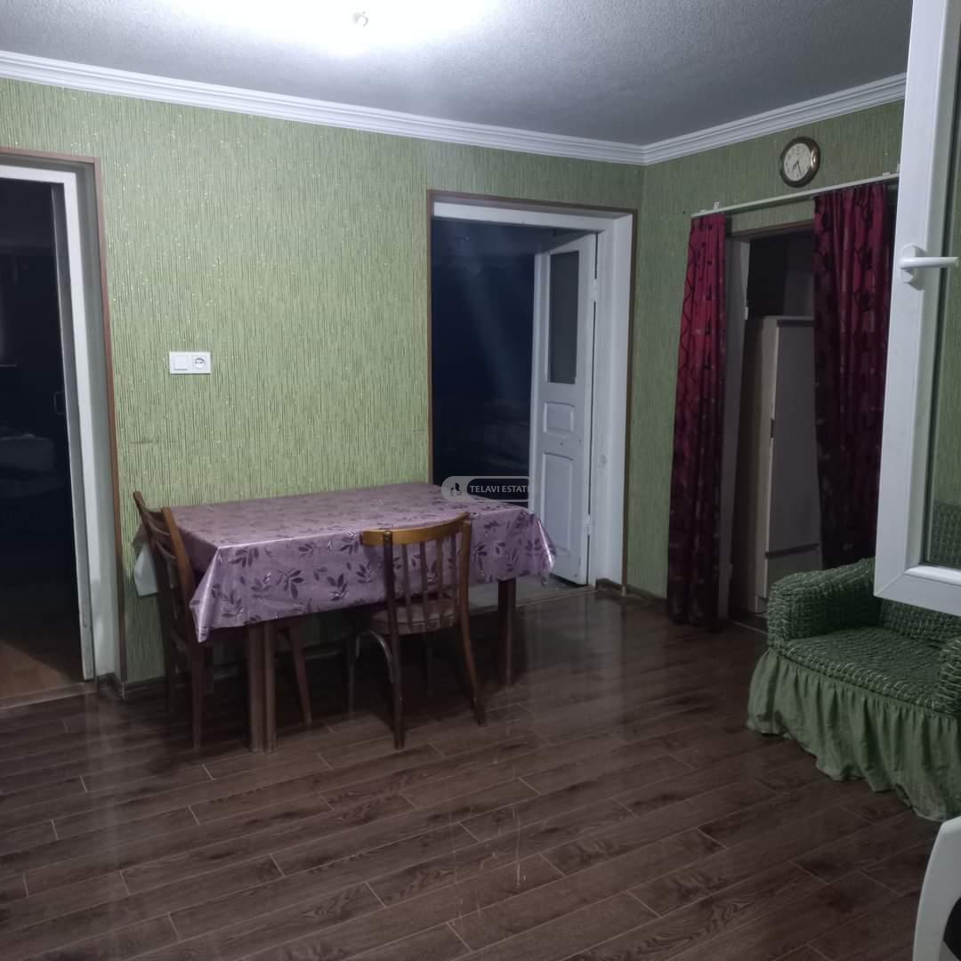 Двухэтажный дом в центре города