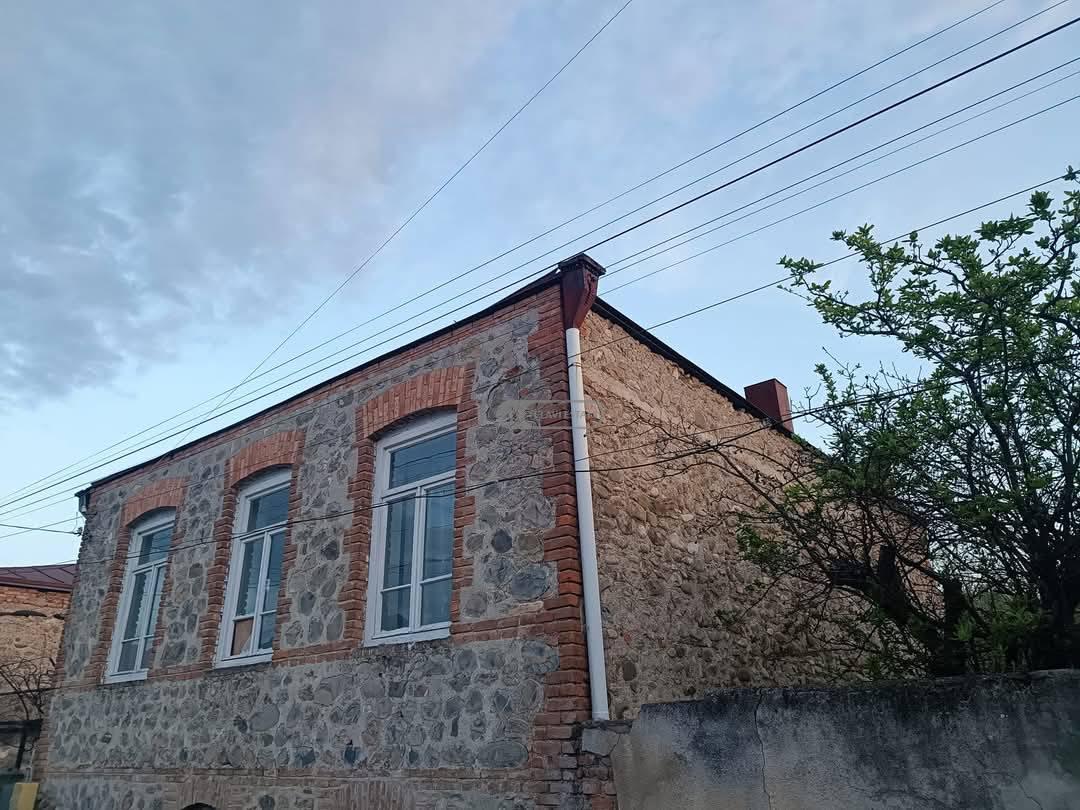 ორსართულიანი სახლი ქალაქ თელავში